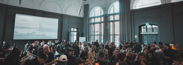 Comment transformez les conférences en opportunités de networking privé