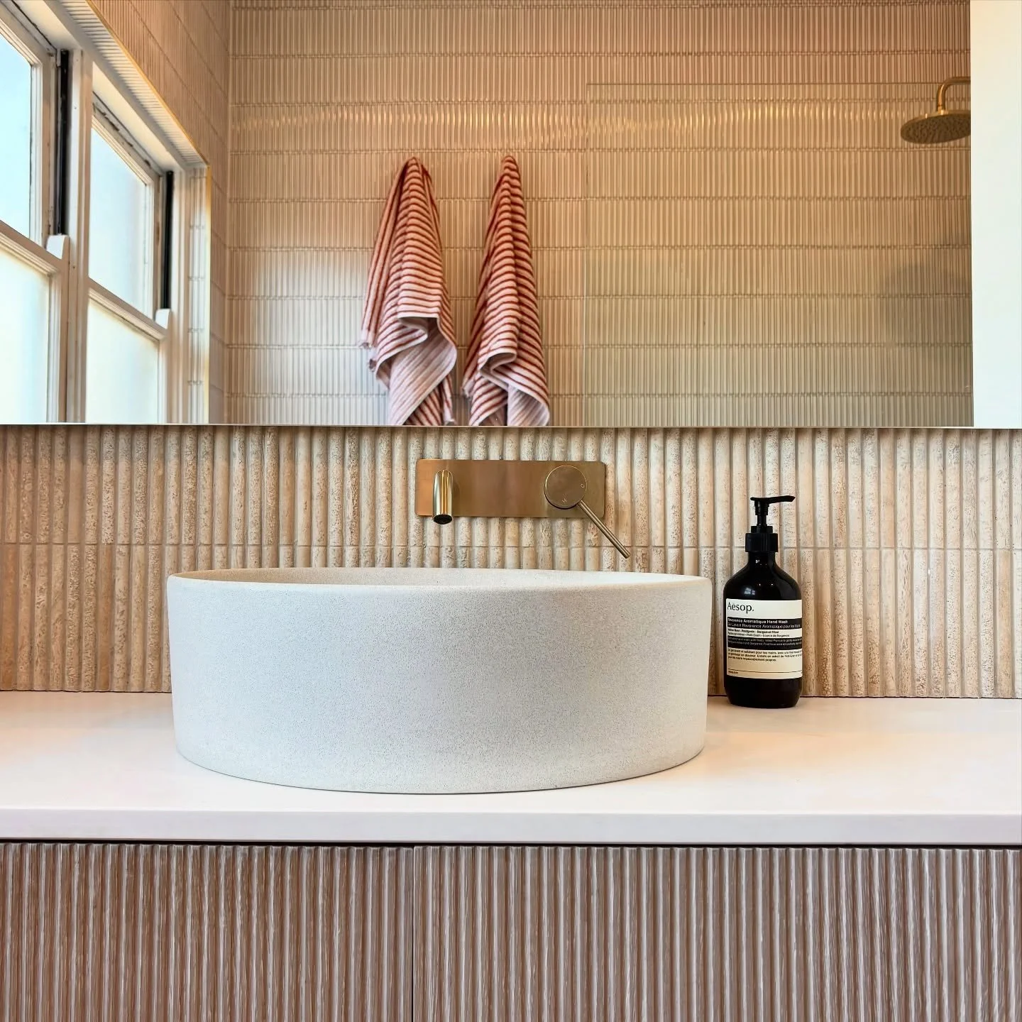 Our Cronulla Project - A calm and beautifully detailed bathroom. Neutral tones with the perfect balance of texture and warmth.🤌🏼

#BathroomRenovation #BathroomInspiration #SydneyRenovation #CoastalInterior #DesignDetails #RenovationInspo