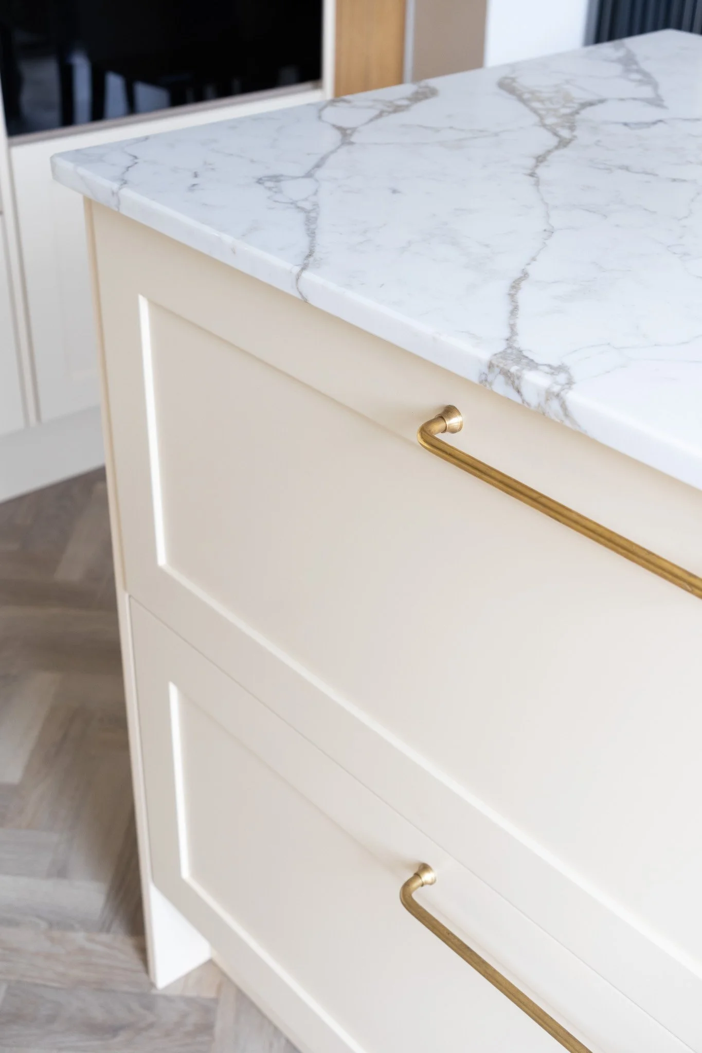 Farrow & Ball Joa's white kitchen