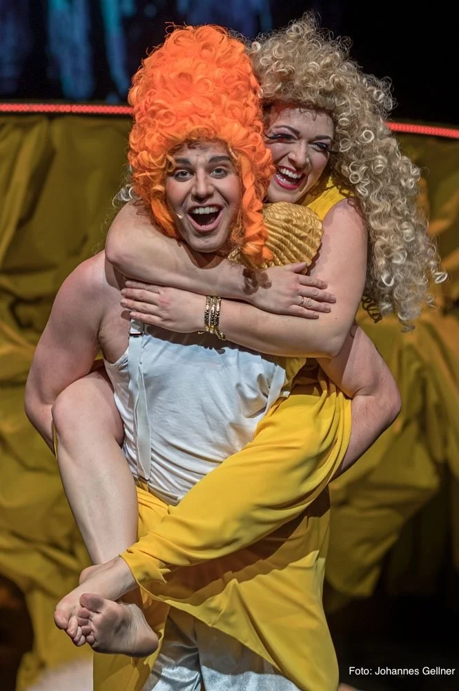 Stephanie Müller-Lorenz als Eurydike in "Orpheus in der Unterwelt" (J. Offenbach), Musiktheater Graz. Mit Stefan Jovanovic als Jupiter.
Fotocredits: Johannes Gellner