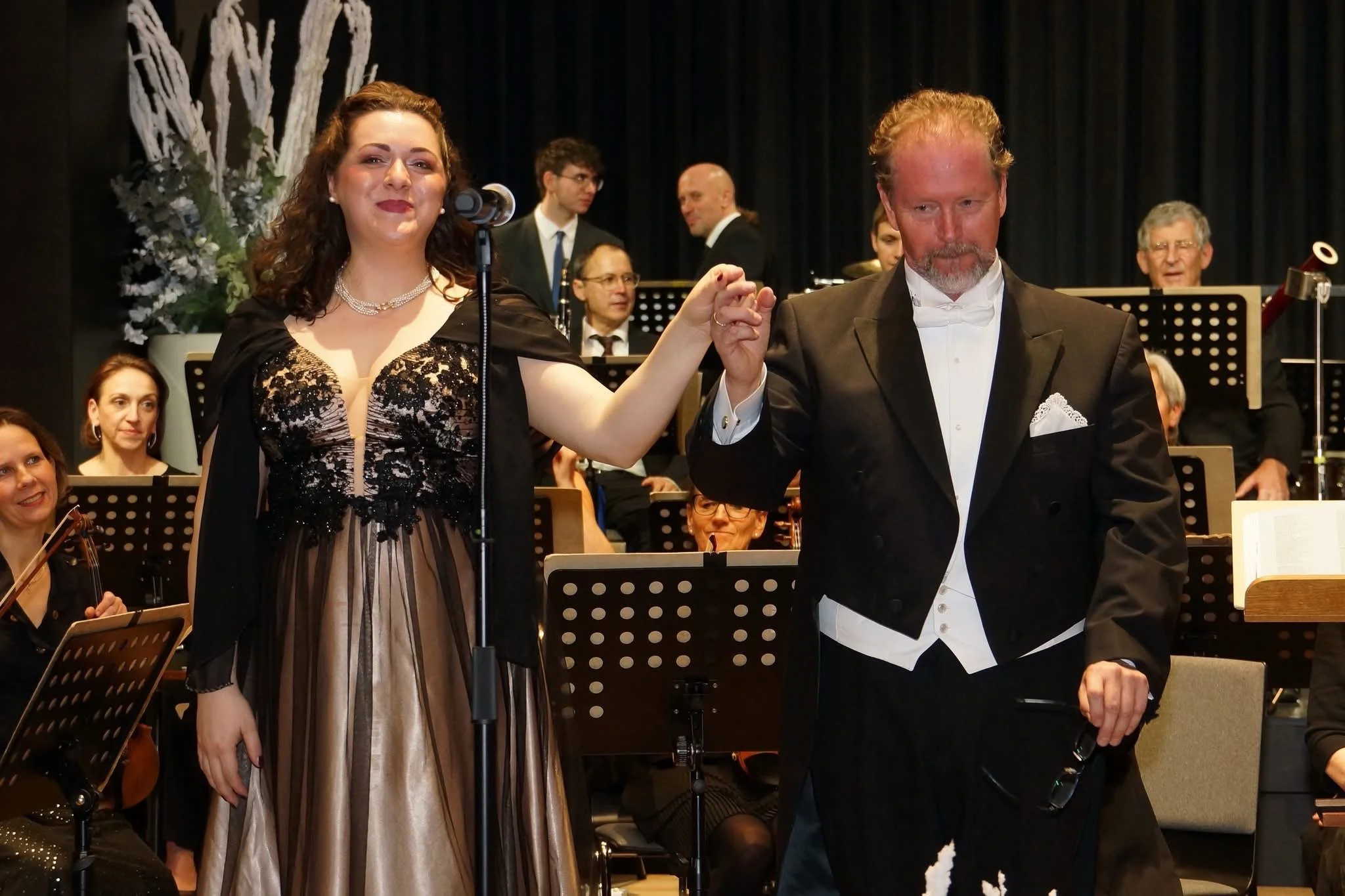 Neujahrskonzert 2026. Stadthalle Fürstenfeld. Solistin Stephanie Müller-Lorenz mit dem Stadtorchester Fürstenfeld. Foto: Stadtgemeinde Fürstenfeld