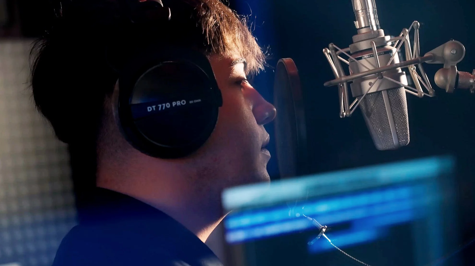 Registrazione voce in studio professionale GLOW UP Music Studio