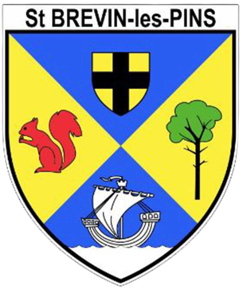 Blason de la commune de Saint-Brevin-les-Pins, divisé en quatre parties avec un écusson central, comprenant un écureuil rouge, un arbre vert, un navire en mer, et un bouclier noir et jaune, avec le nom au sommet.
