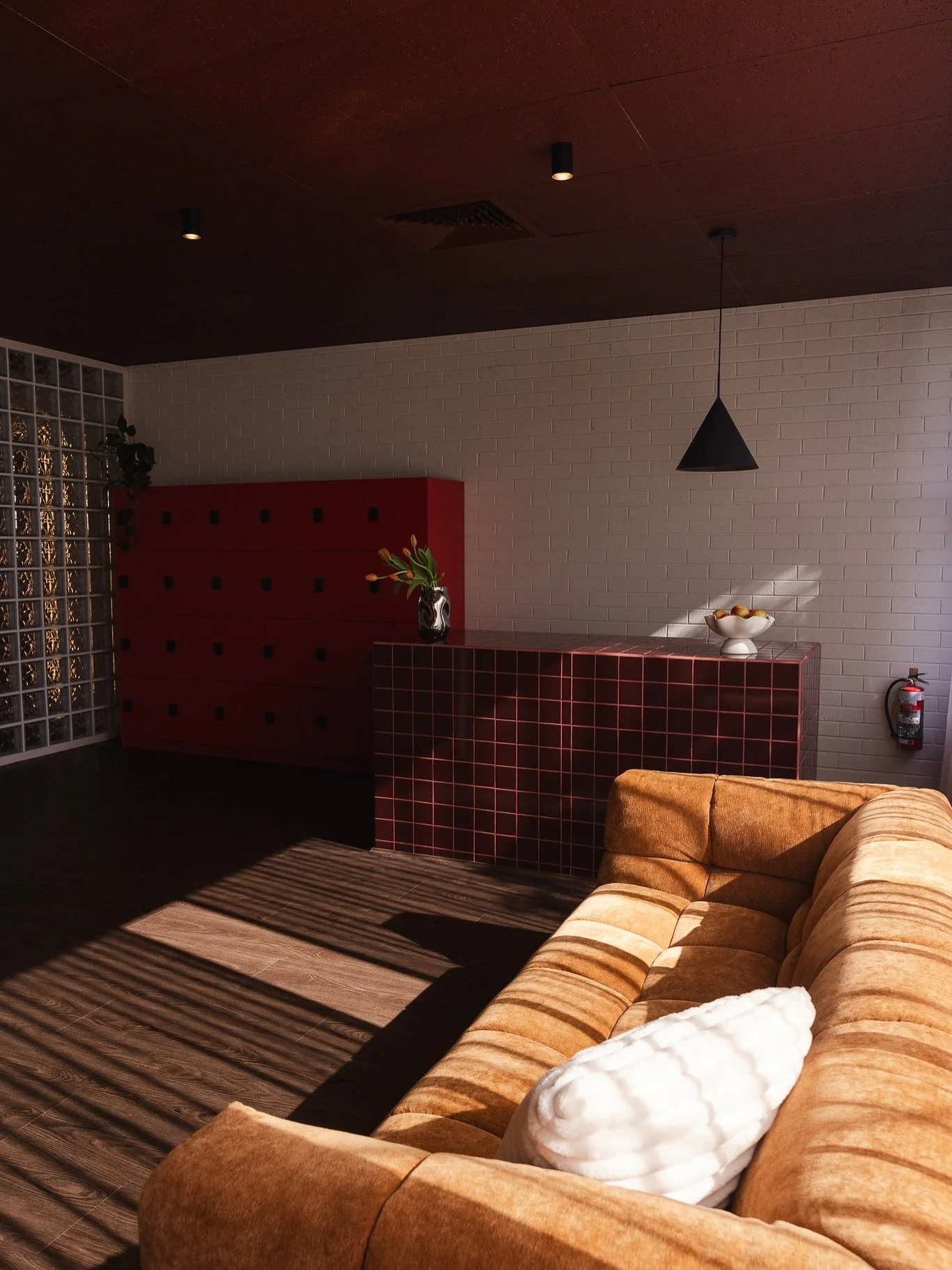 Testimonial | Sarah | Ritu&eacute;l Project 

Builder: @simbuildconstructiongroup 
Interior Decoration: @redrose__designs 
Photographer: @wemakegood_ 
Client: @rituel_fitness @sarahmazz 
.
.
.
.
.
#redrosedesigns #ritu&eacute;lproject #wellness #inte