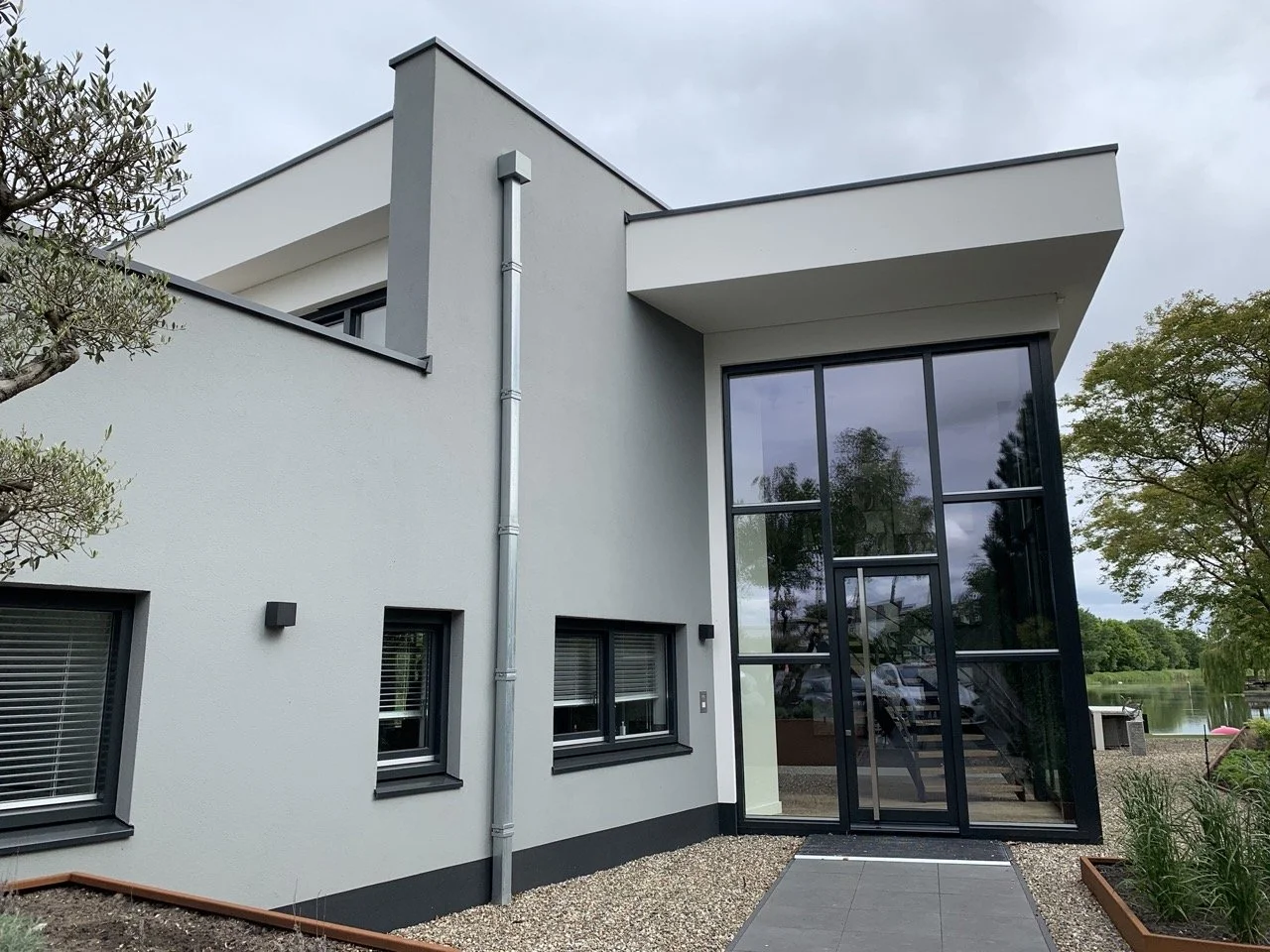 Hollandse hout lelystad - nieuwbouw villa isovision voordeur groot.jpeg