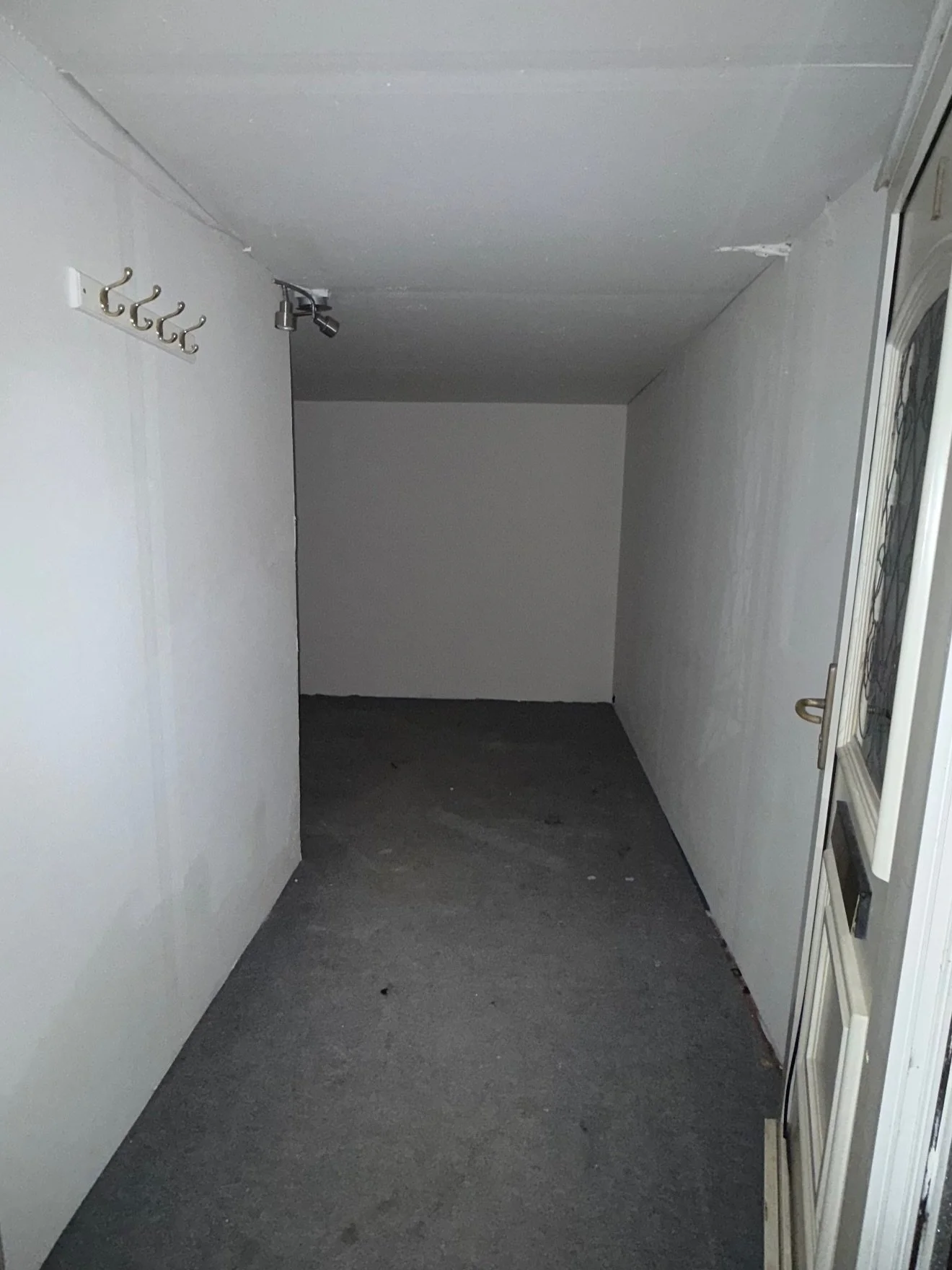 Swipe for some before and nows, the progress is crazy in just 2 months. From painting, electricians, welders and cleaning and it&rsquo;s still not completely finished but super happy with the studio so far. We&rsquo;re getting closer each day! 🤩

#f