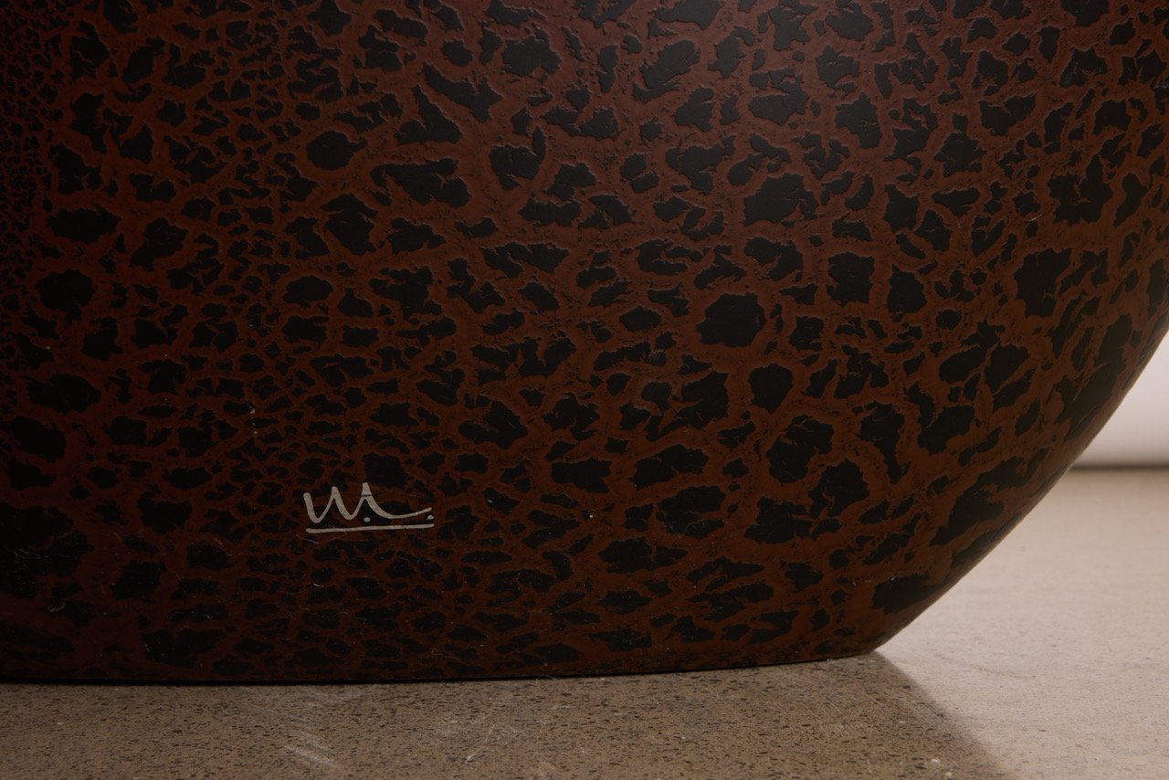 Wendell Castle’s Three Lobe “Sizzle” Coffee Table — a sculptural, biomorphic masterpiece blending art and furniture. Featuring a book-matched veneer top and fluid fiberglass base, it’s an postmodern statement of form and craftsmanship