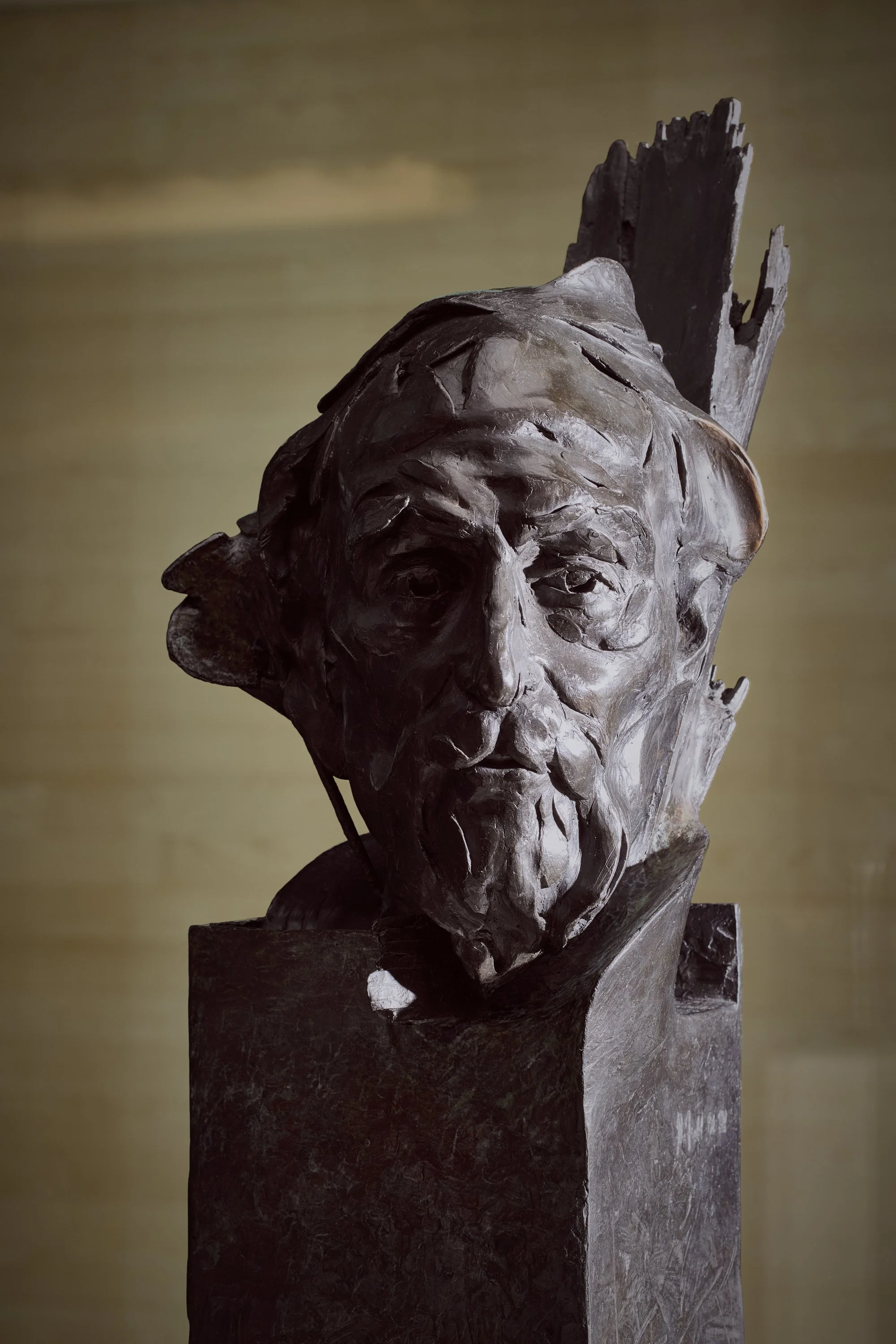 Detail of Poppy Field's Daedalus in bronze. Figurative sculpture, Pangolin editions. Edition of 6. On show at the Mandarin Oriental Mayfair at the check--in. QEST