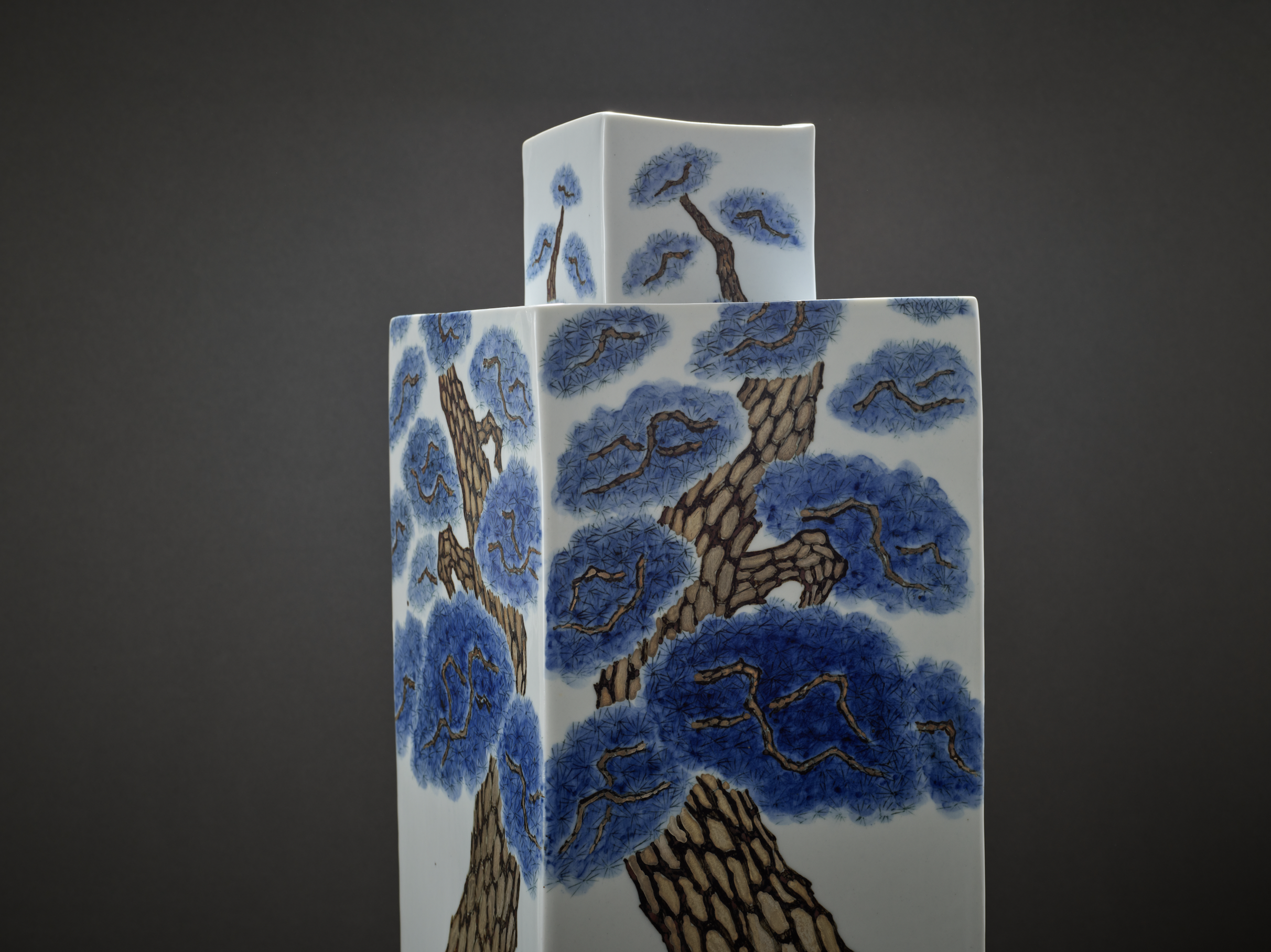 Porcelain vessel with cobalt decoration by Kim Hyun-Jong