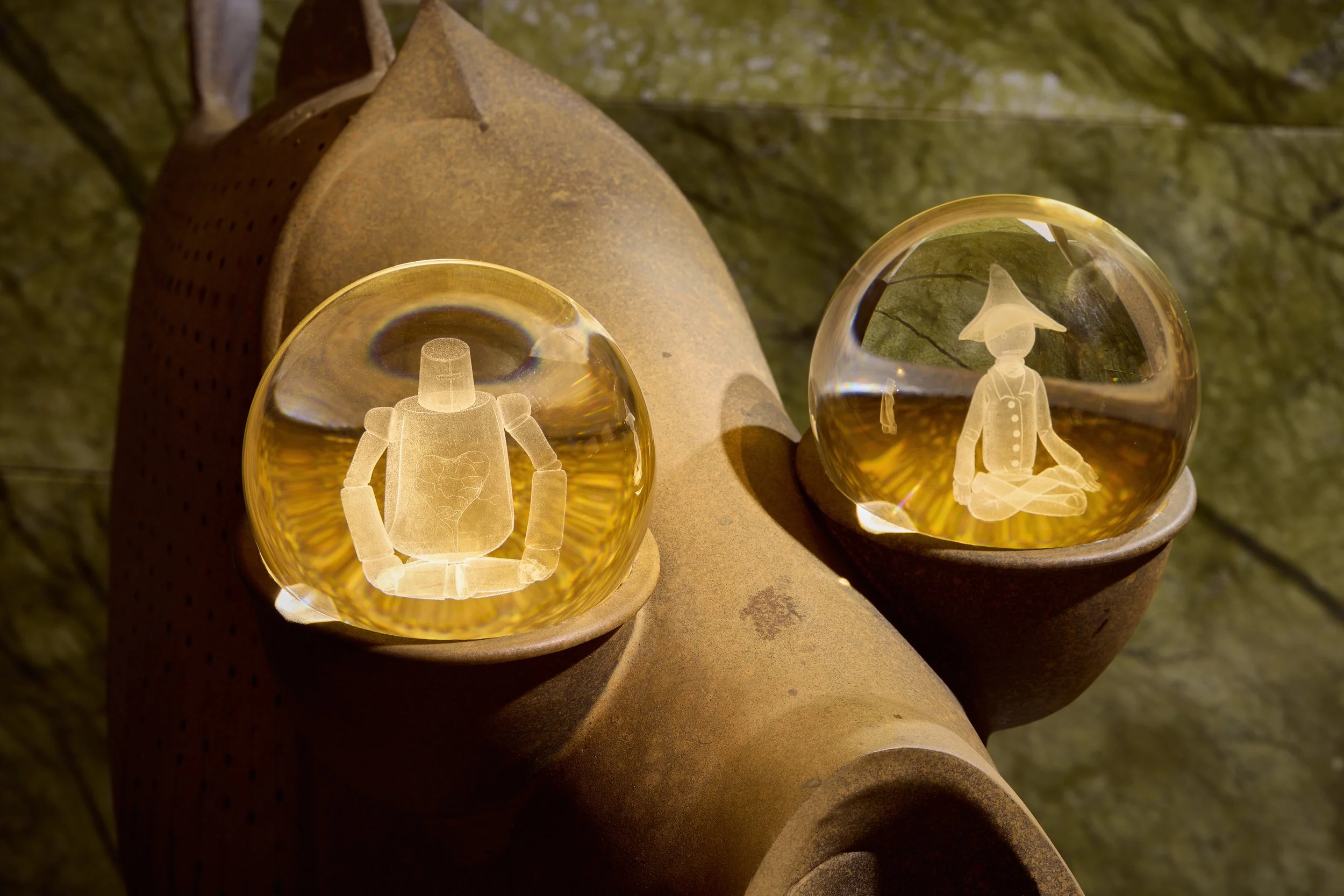 Mandarin Oriental Mayfair detail of Yang Mao-Lin The Ex Oz Hatchetfish Bluerider ART