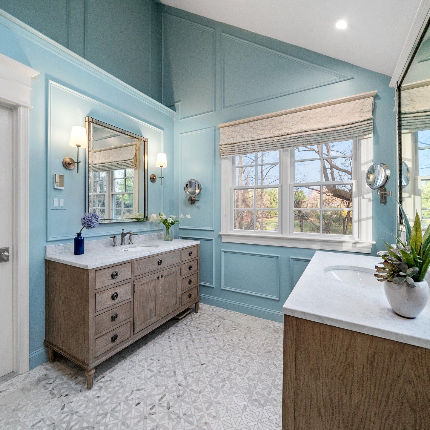 In collaboration with @foxhollowbuilds , this project highlights classic detailing with a focus on balance and flow. The client selected colors, finishes, and vanities, while we provided expert guidance on precise wainscoting placement. Through teamw