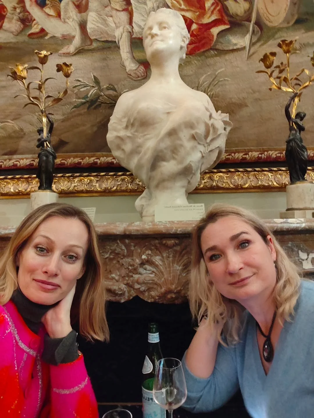 Qui regarde qui ? 👀