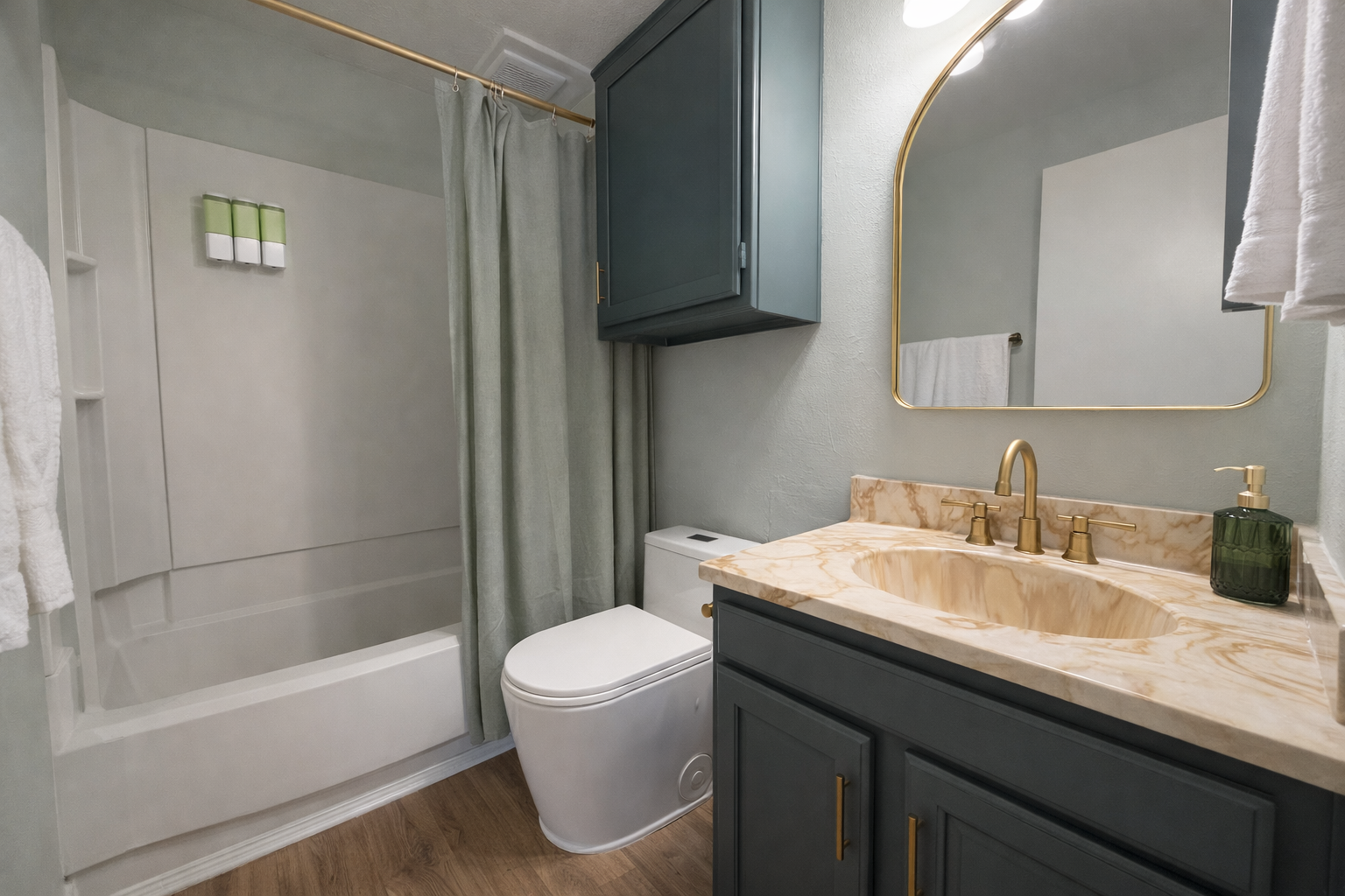 Full Bathroom with Tub 