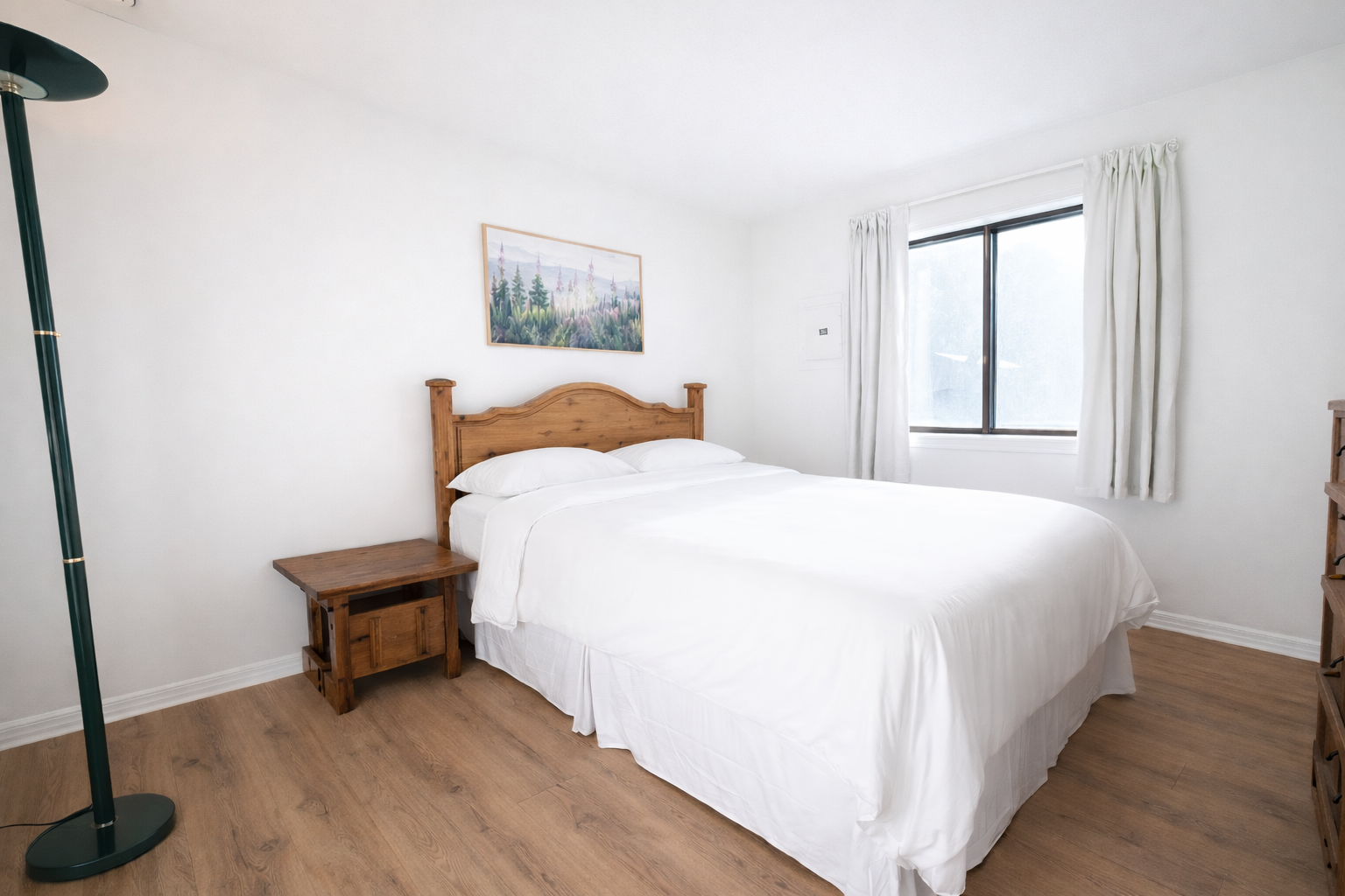 Wildflower Bedroom - Queen Bed 
