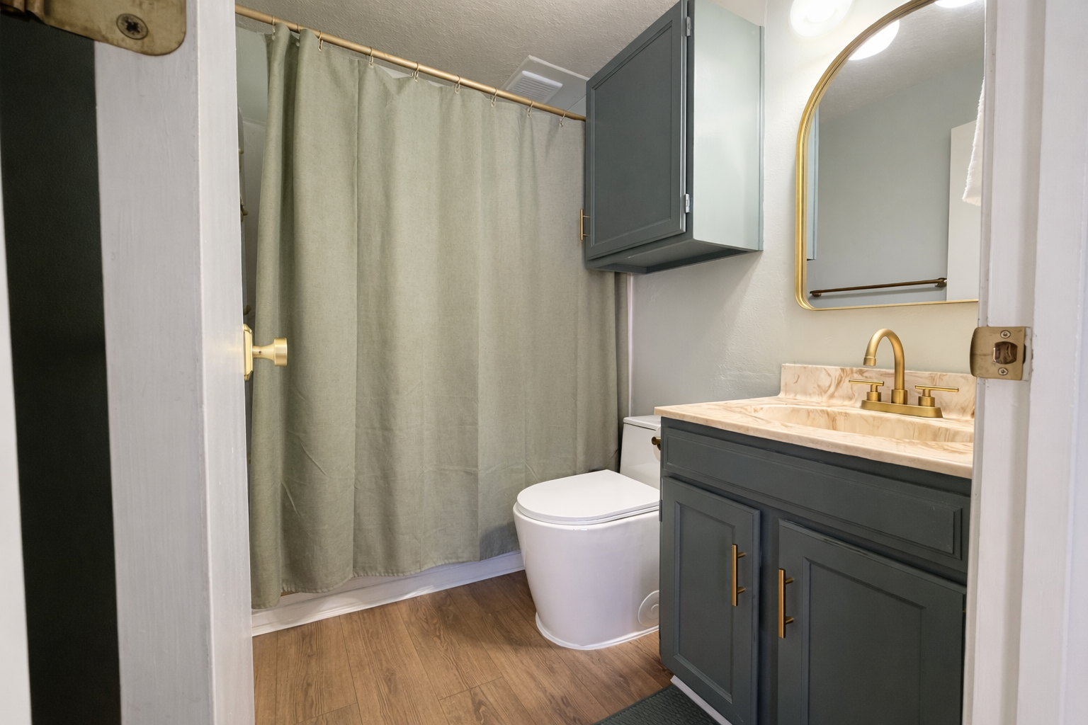 Main Street Retreat Efficiency Full Bath 