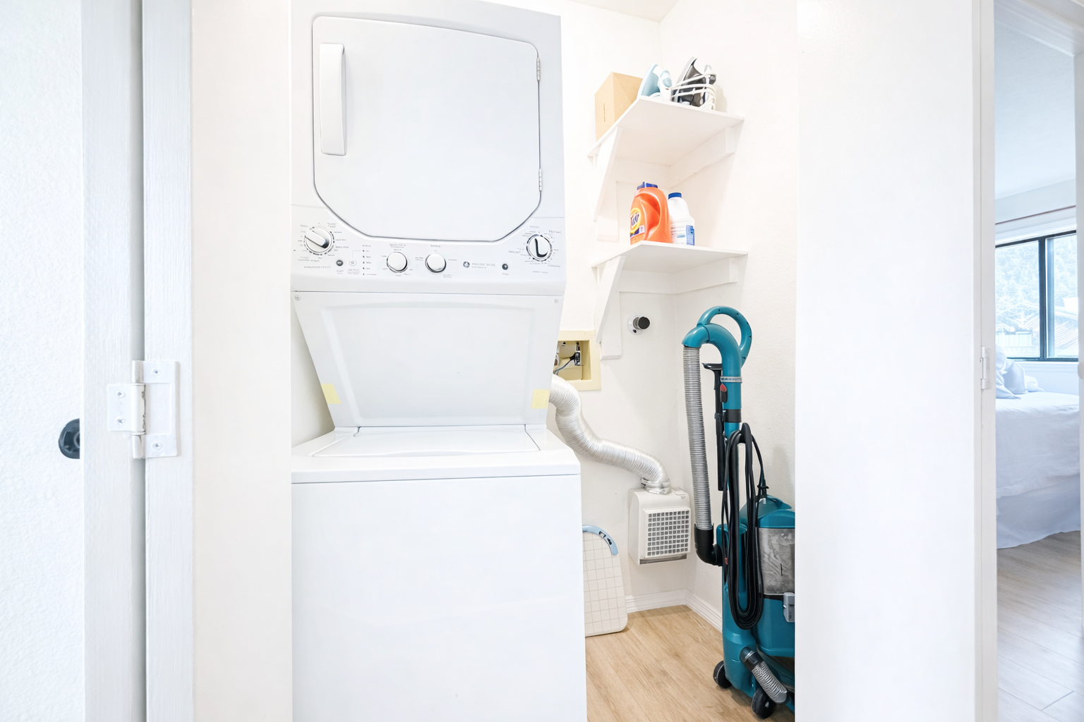 Main Street Retreat Washer/Dryer In Unit 