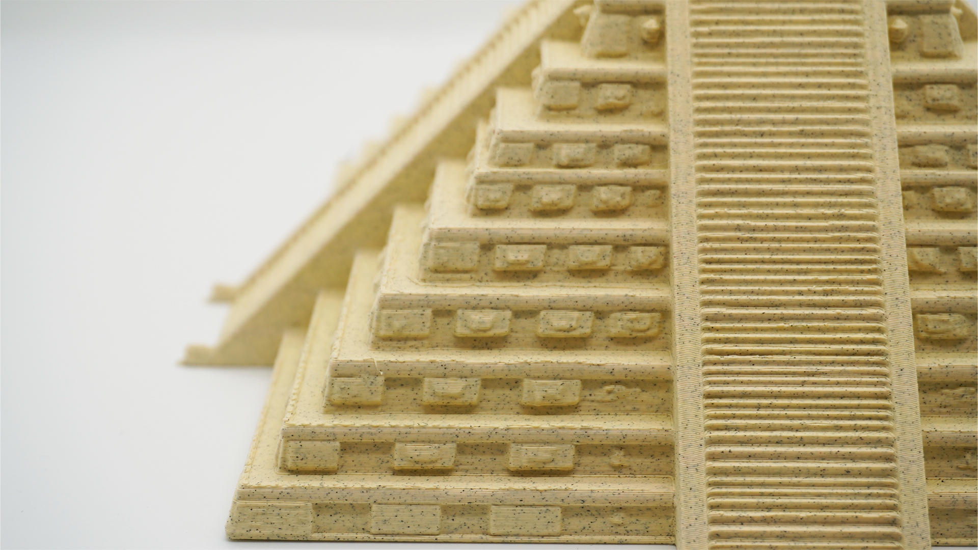 Pyramide_Maya_4.png