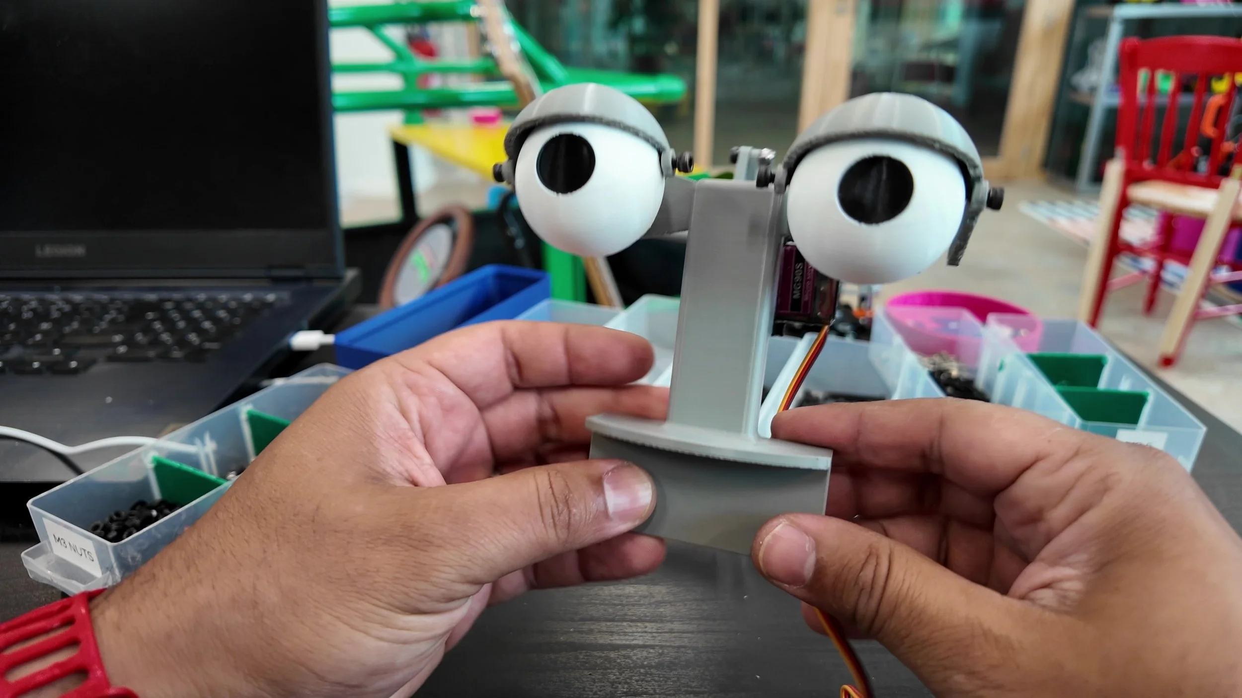 linguo_robot_carlos3d (10).jpg