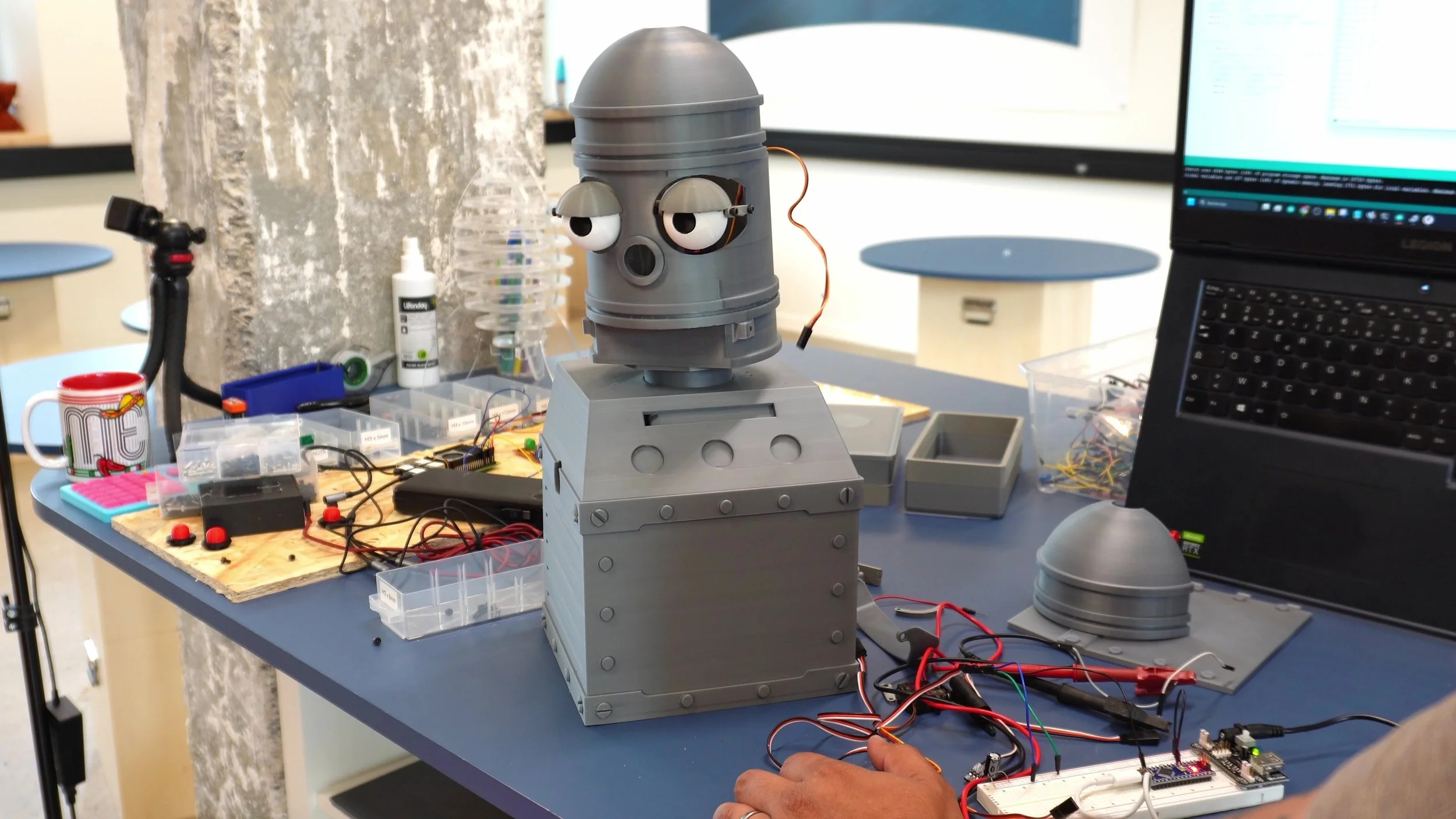 linguo_robot_carlos3d (12).jpg