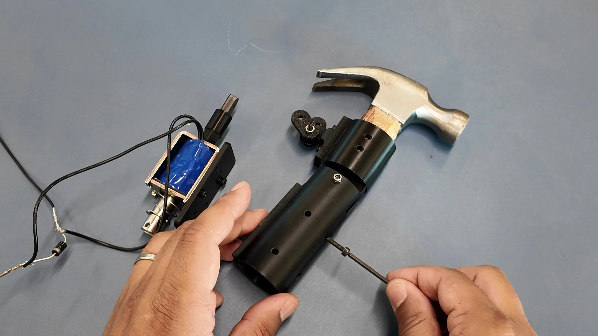 Electric Hammer_build process 2_Carlos 3D.jpg