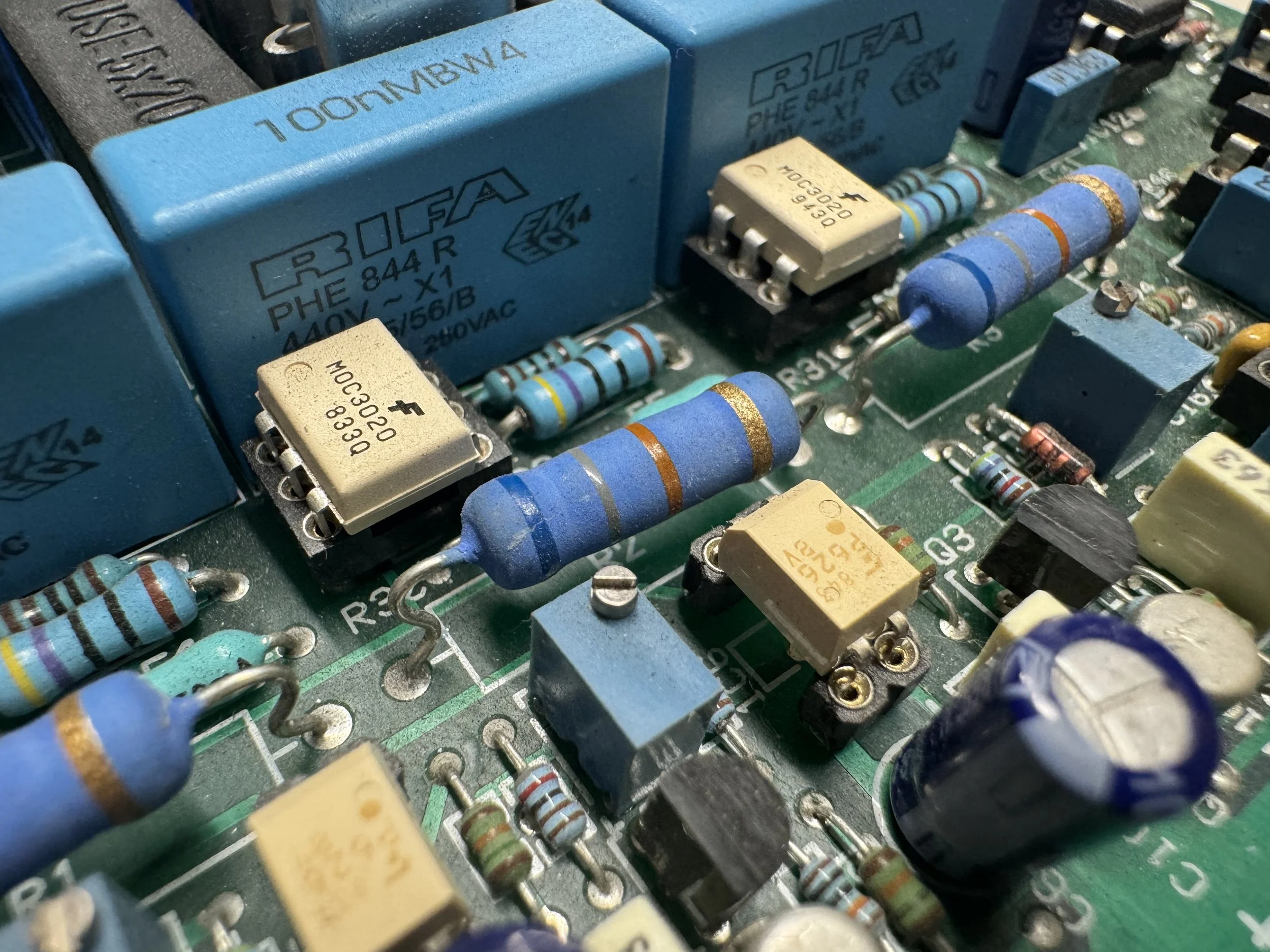 Electronic assembly at Icom-Scottech