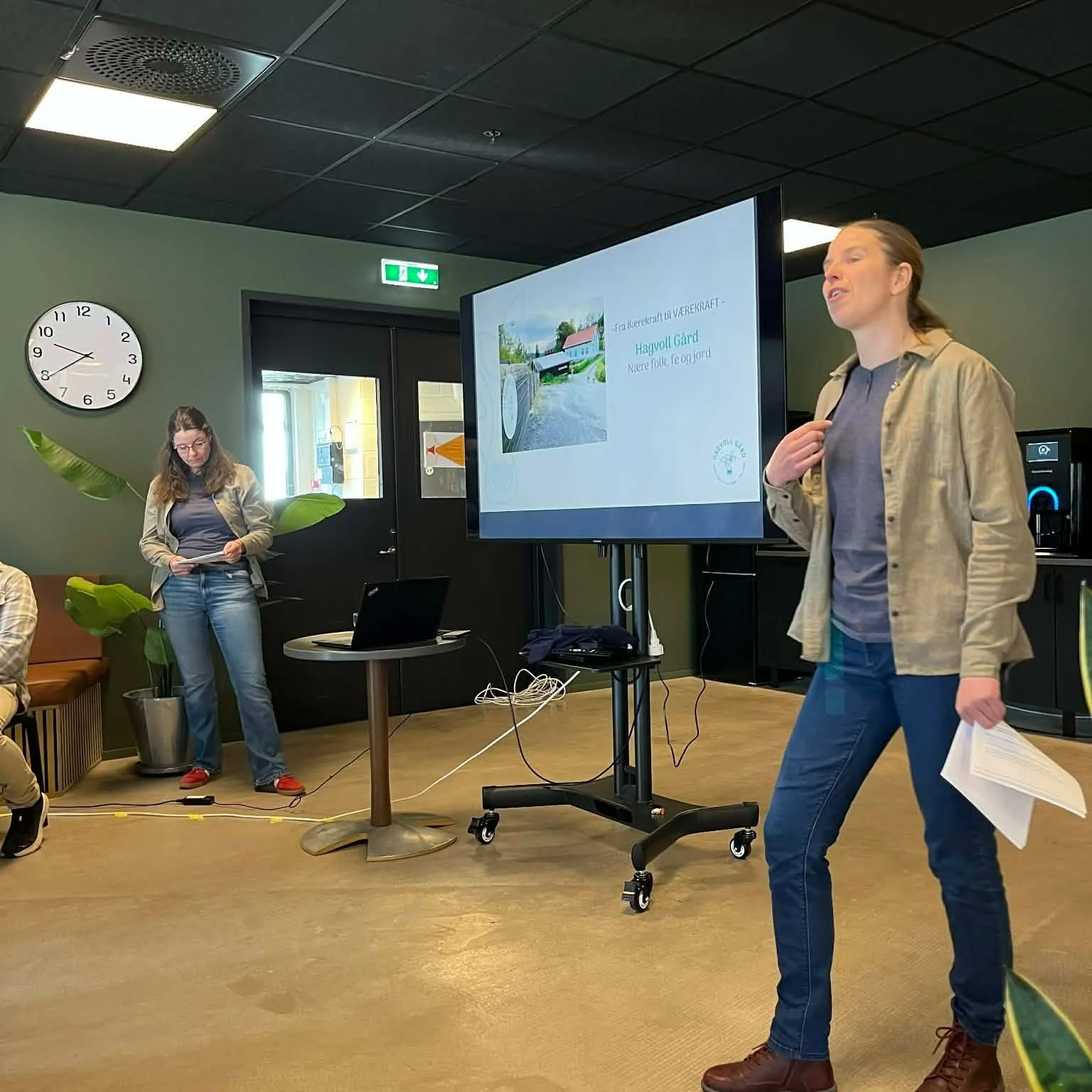 V&aelig;rekraft - hvorfor det?

P&aring; torsdag var vi invitert til &aring; holde et innlegg om 
intern kommunikasjon i Krager&oslash; N&aelig;ringsforenings 
frokostm&oslash;te i kantina p&aring; Delecto.

Delecto ga oss en fin innf&oslash;ring i K