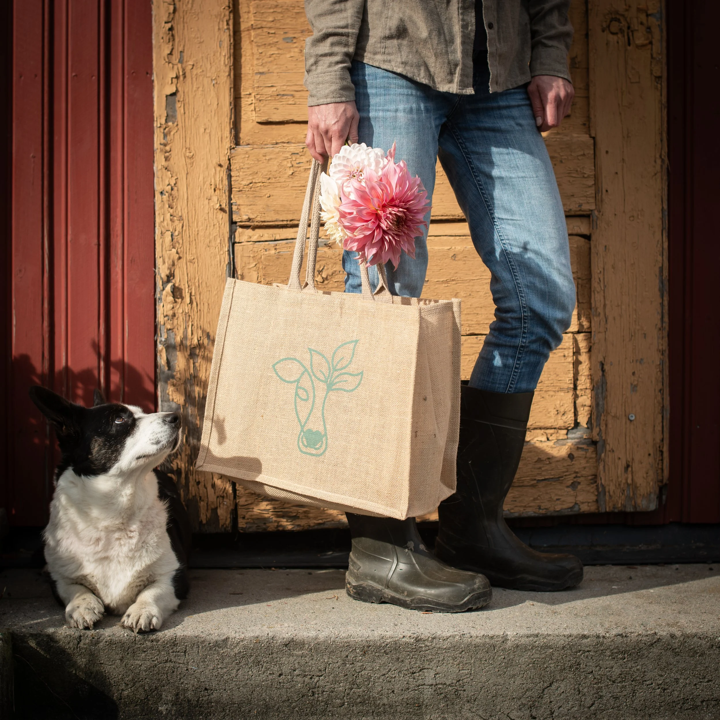 Gårdsbutikken er åpen fra 8-22 alle dager.