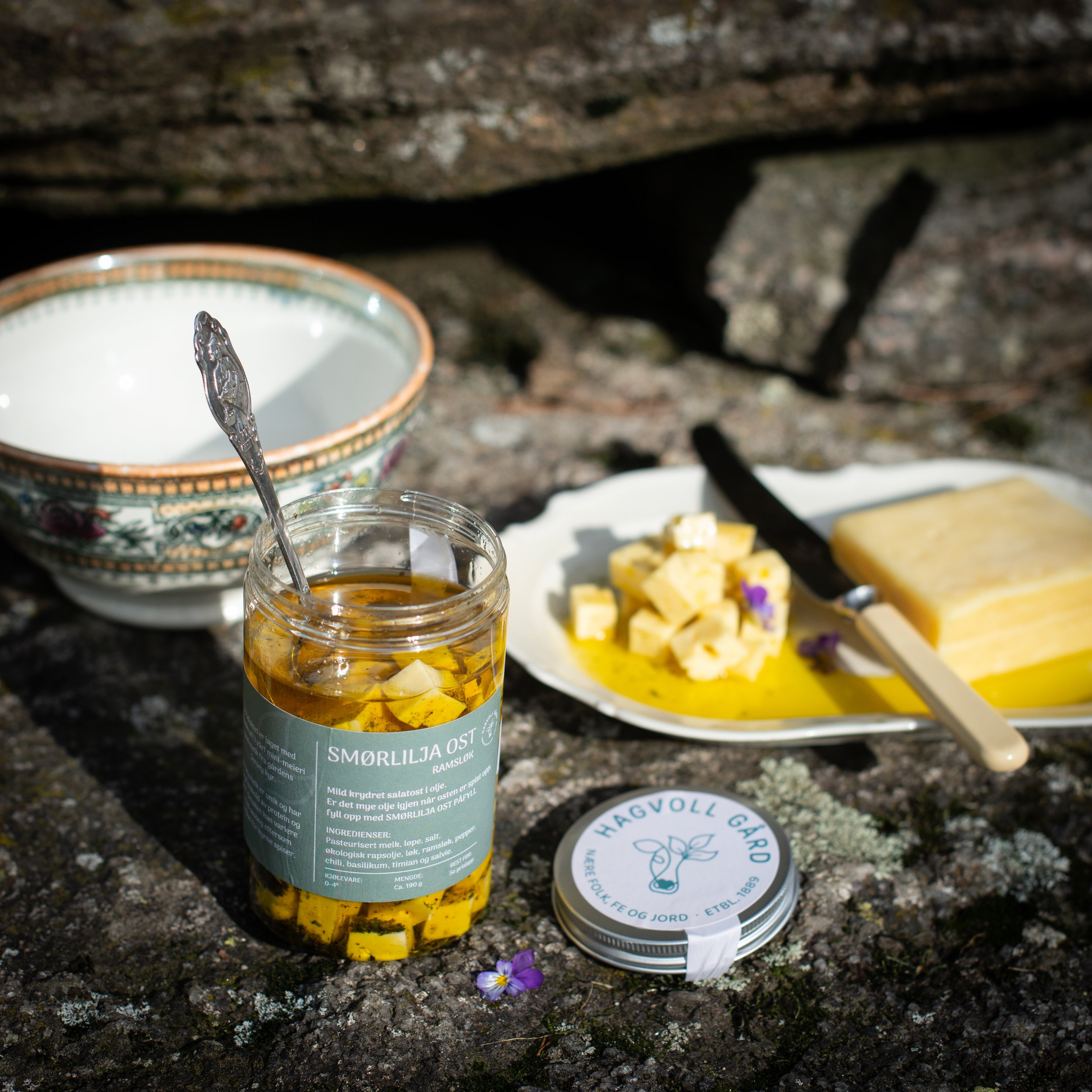 Smørlilja ost, påfyll. Ystet på pasteurisert helmelk.