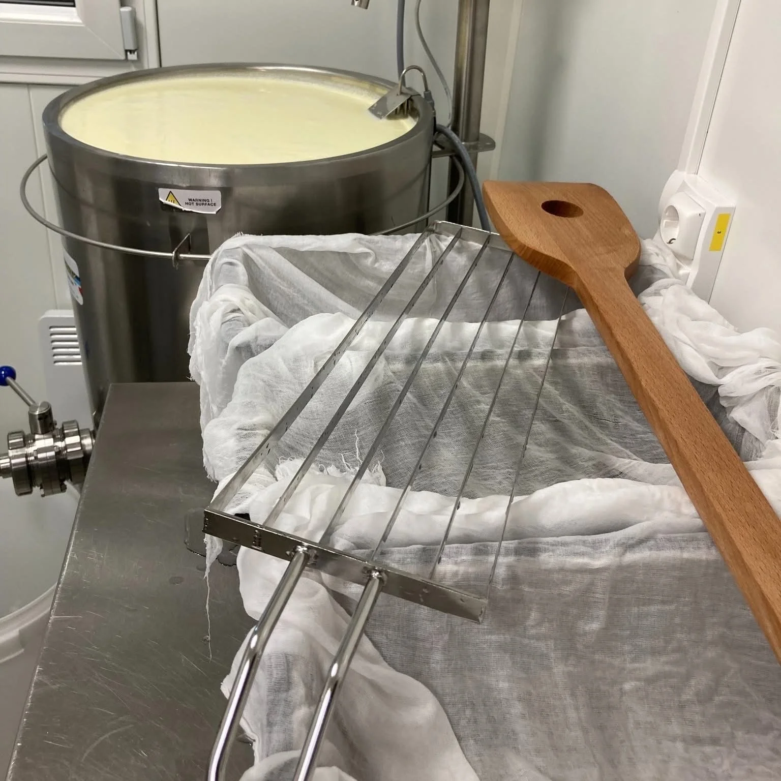 Fra produksjonen inne i meieriet.