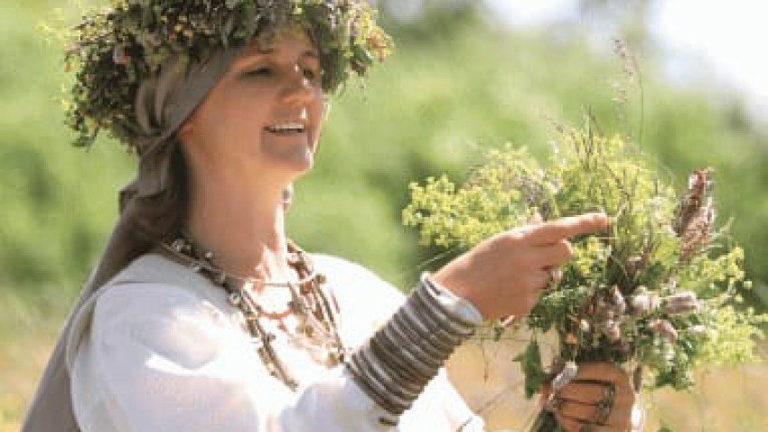 Excavating Europe’s Healing Roots - Early Spring Plant Medicine &amp; Seasonal Rituals (with Baltic Medicine Woman Līga Reitere) - Manchester, MI