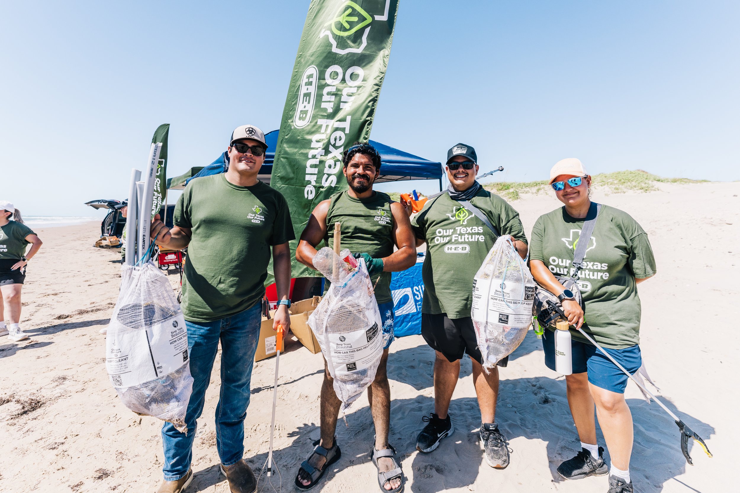 surfrider-spi-cleanup-05-30-26-credit-daniel-cavazos-195.jpg