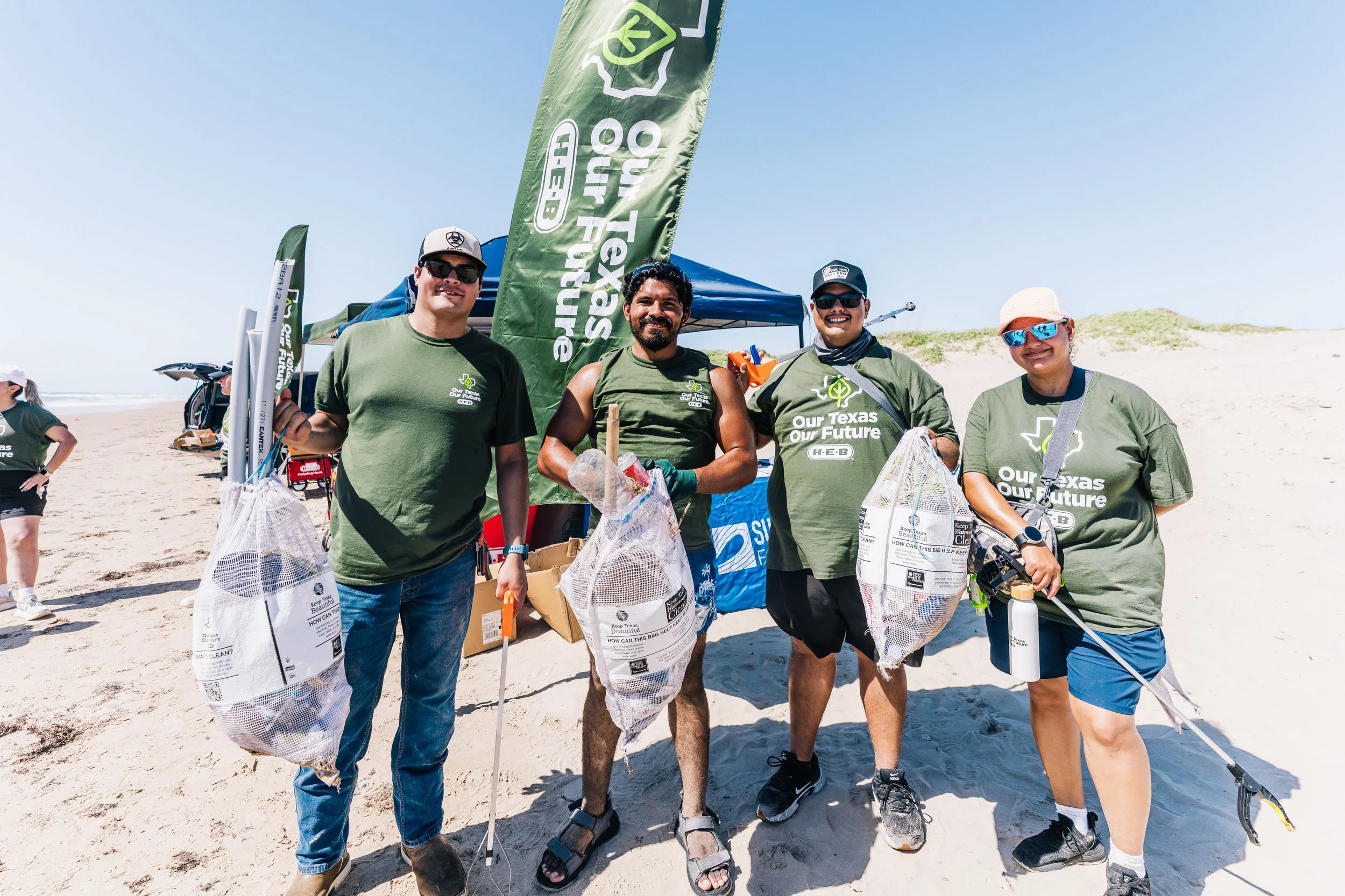 surfrider-spi-cleanup-05-30-26-credit-daniel-cavazos-195.jpg