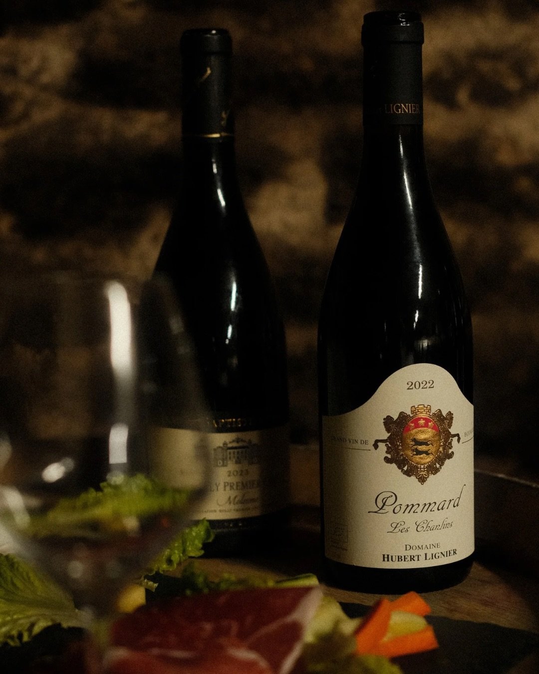 Direction la cave du @solsticecave pour une immersion totale.

Magnifique d&eacute;gustation priv&eacute;e autour des blancs et des rouges de Bourgogne, organis&eacute;e &agrave; l&rsquo;occasion du s&eacute;minaire de @lagencemejo. 

Au programme : 