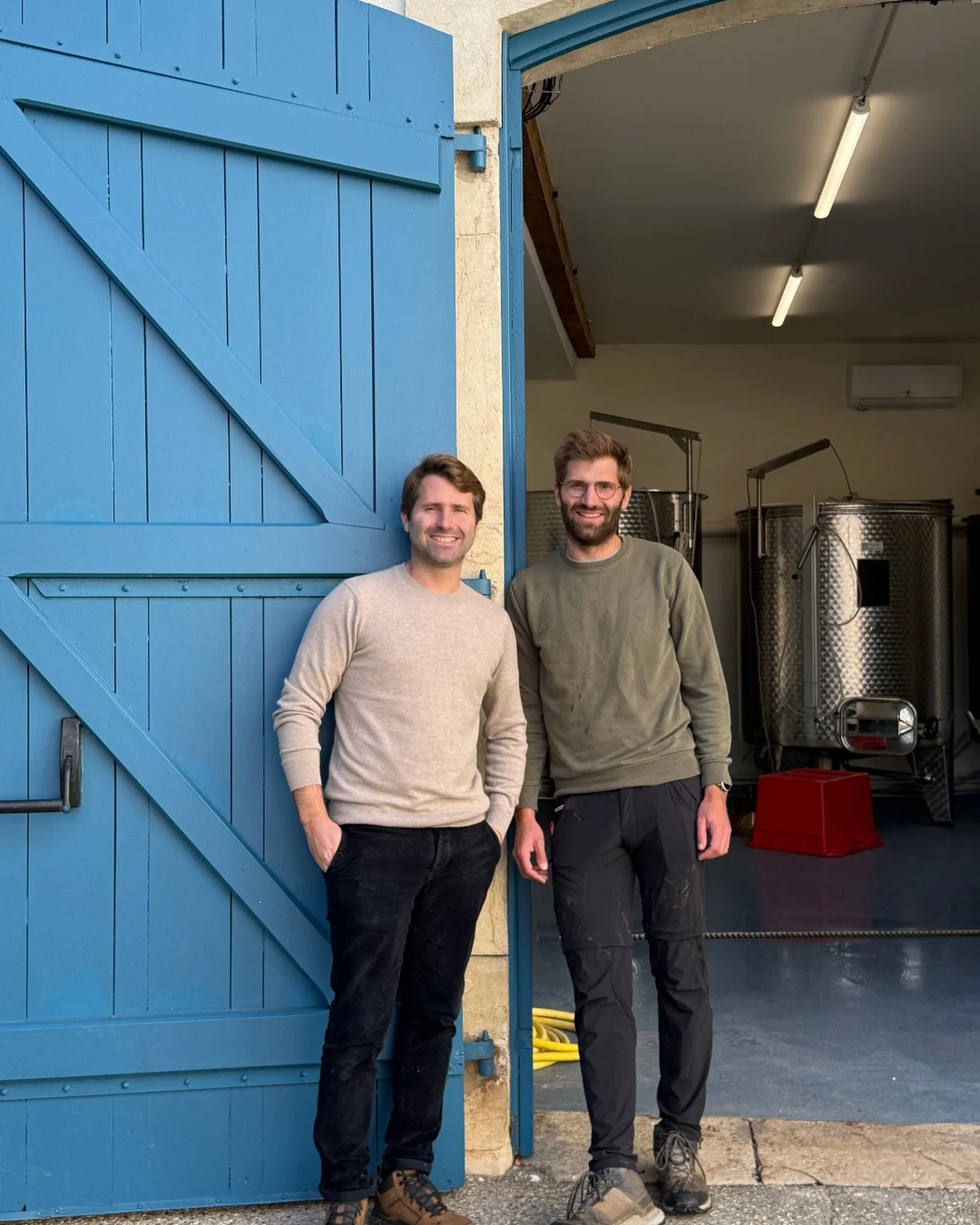 Pour vendre du bon vin, encore faut-il savoir le faire&hellip;

Alors on a d&eacute;cid&eacute; de cr&eacute;er notre propre cuv&eacute;e.

&Agrave;&nbsp;Beaune, dans une cuverie partag&eacute;e, nos 4 pi&egrave;ces prennent vie : 1 200 bouteilles qu