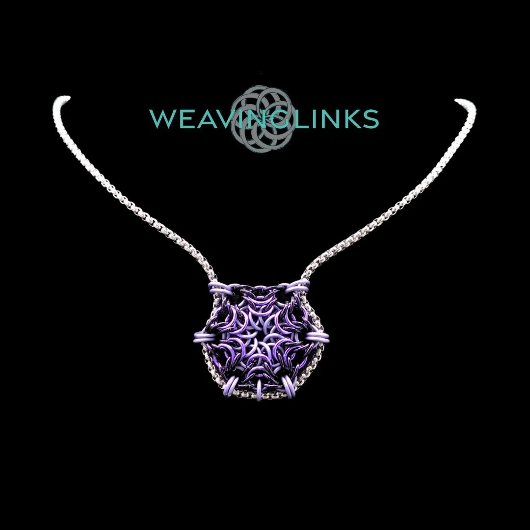 Box Drops Swirl Necklace