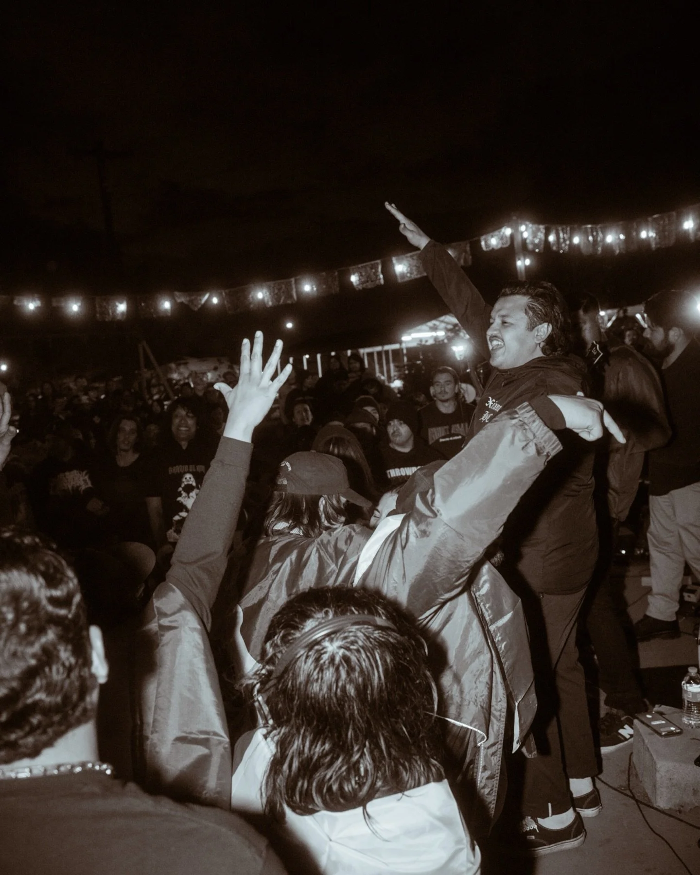 Mosh Mercado @lopezurbanfarm tonight bring some food or clothes to donate. Support your communities.