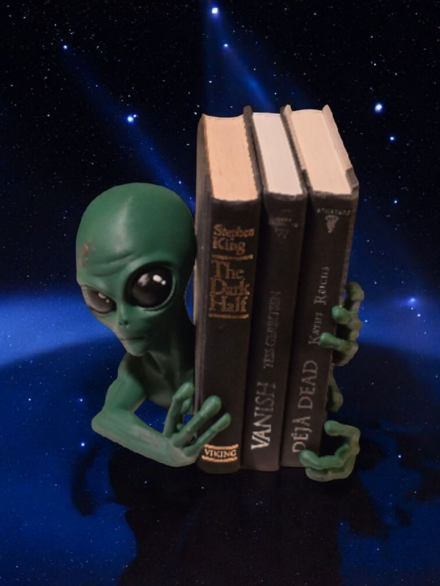 Alien Bookends