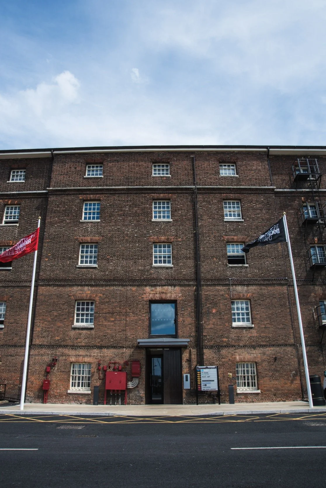 ダヴテールゲームズ_オフィス_Dovetail Games in Chatham Kent