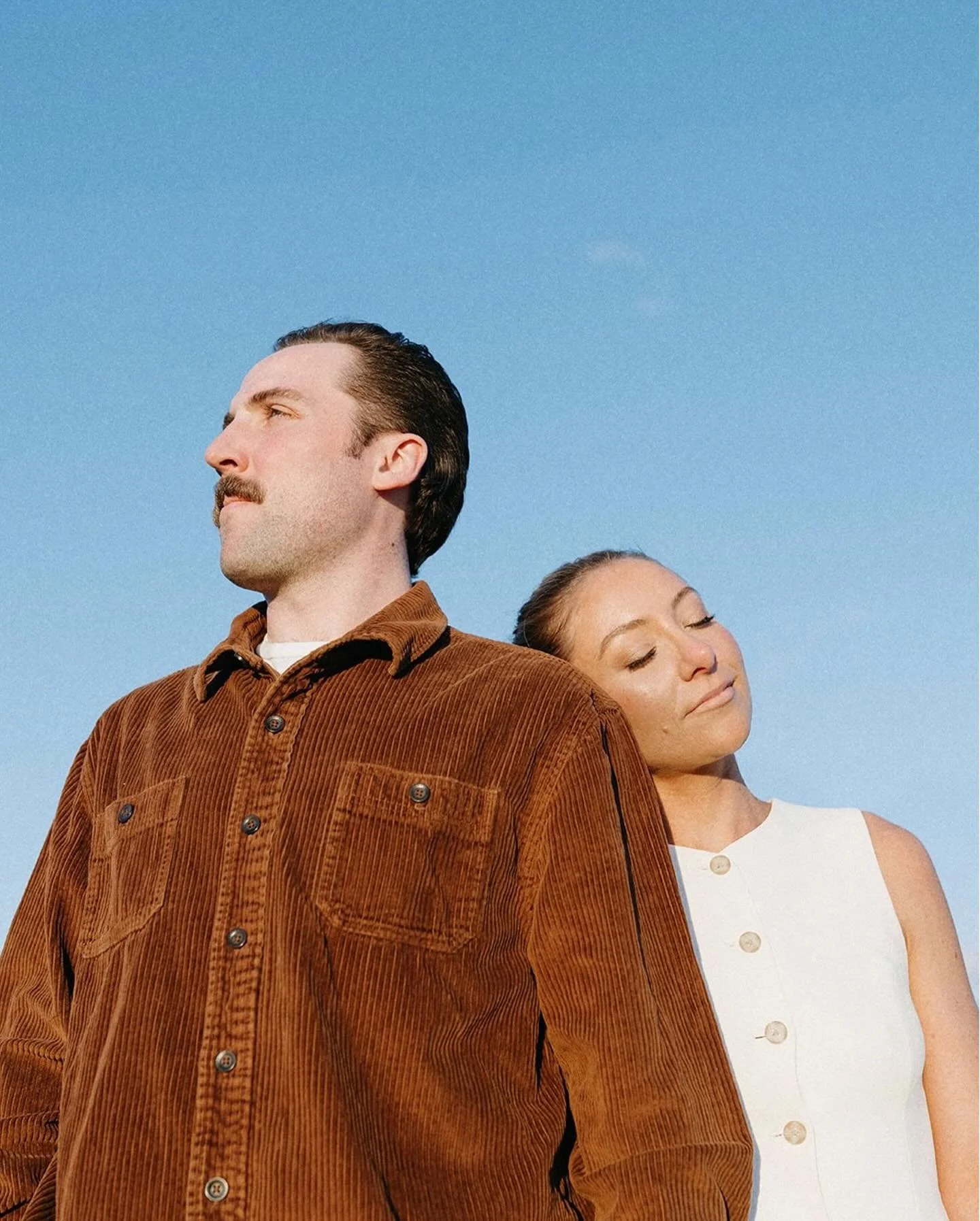 Cows in the background, sparks in the foreground - such a fun afternoon shooting in the hills of Sonoma. 🌿