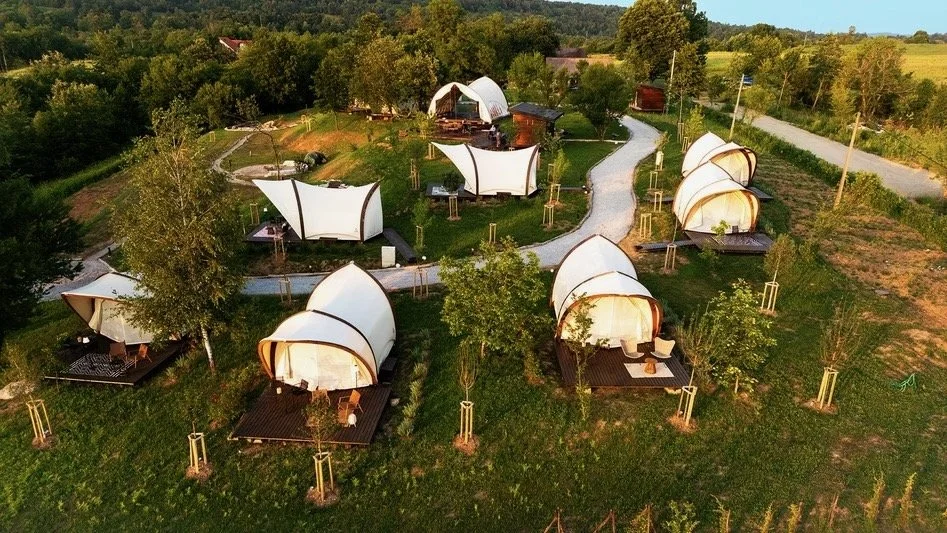 ZENZONE                                        Green Hideaway