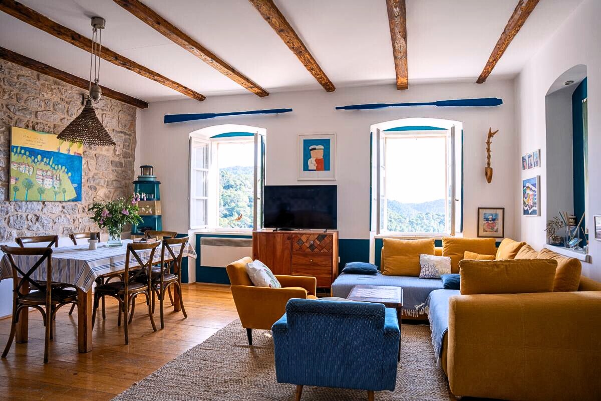 2221eb9c-7f7f-4732-b28e-dd868d8ad160 - Edited.jpg