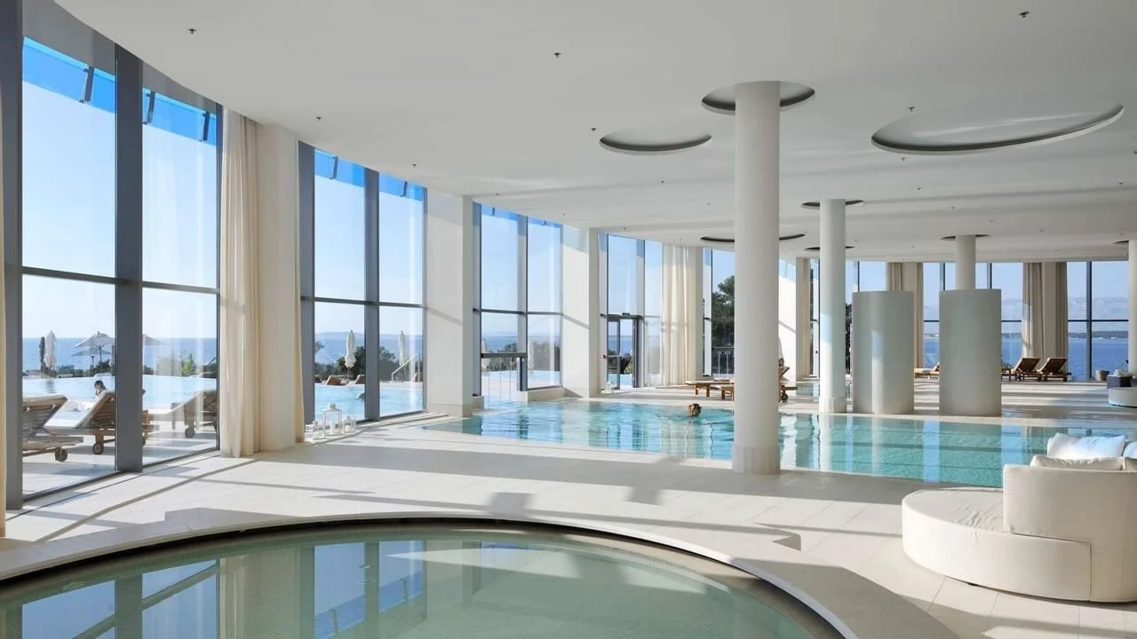 indoorpool.jpg