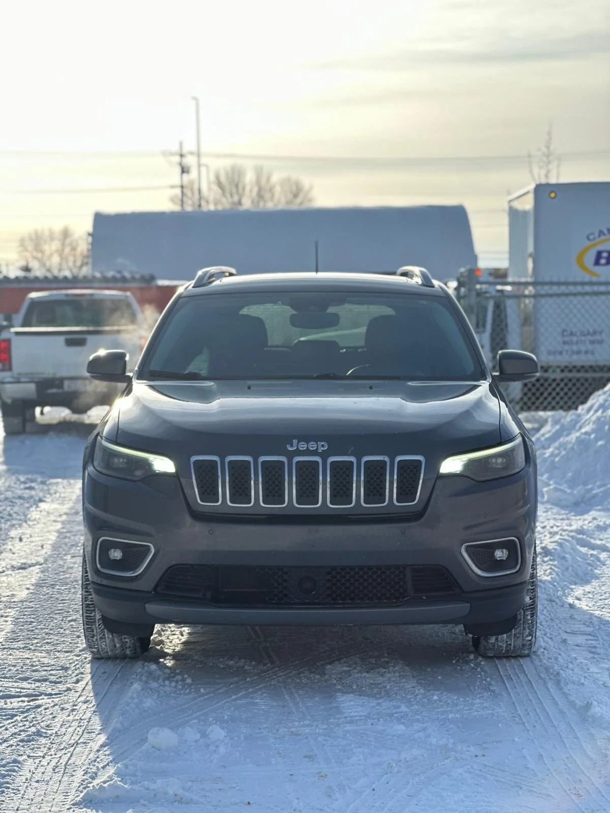 2019%20Jeep%20Cherokee%20639029592172430077_2.jpg