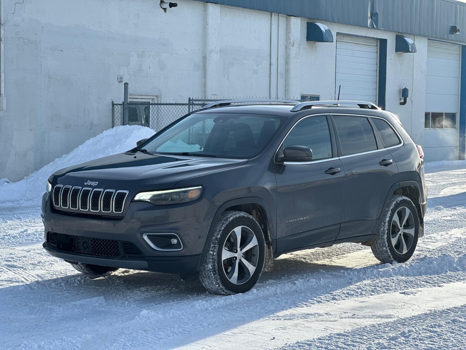 2019%20Jeep%20Cherokee%20639029592172430077_1.jpg