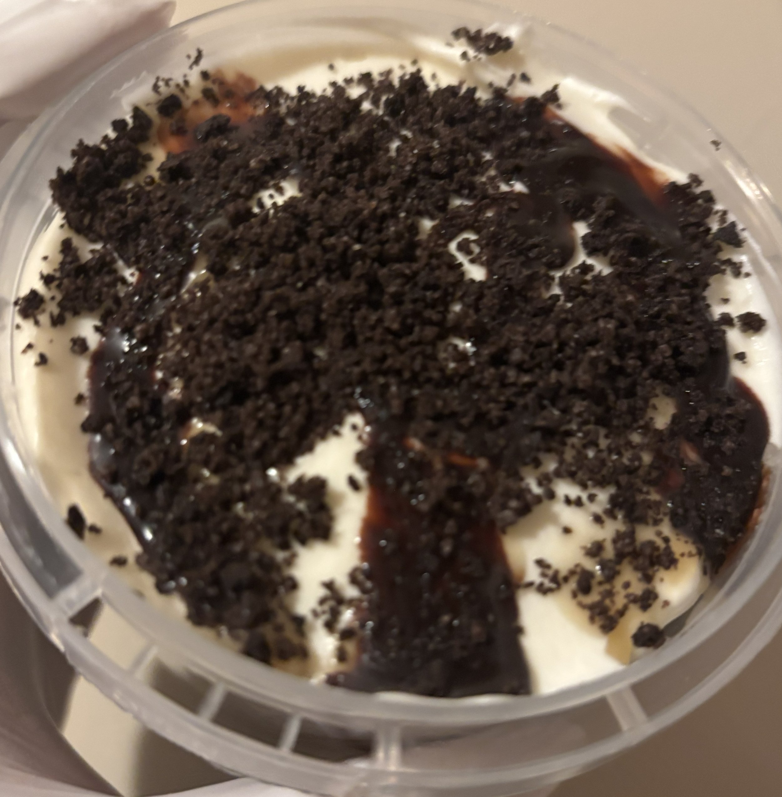 Oreo cake bucket top.jpg