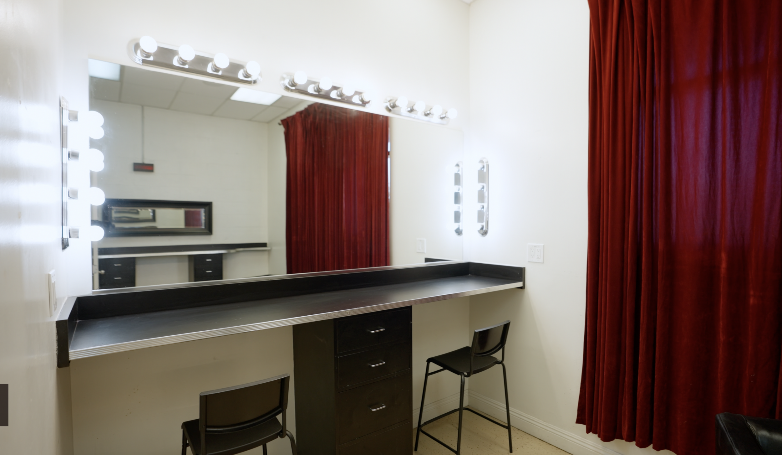 Hair and Makeup 1 Purse First Studios Burbank.png