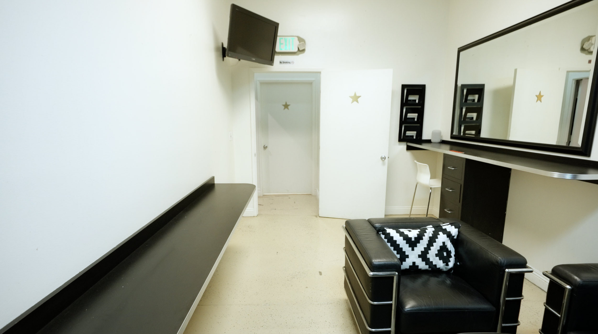 Green Room 1 Purse First Studios Burbank.png