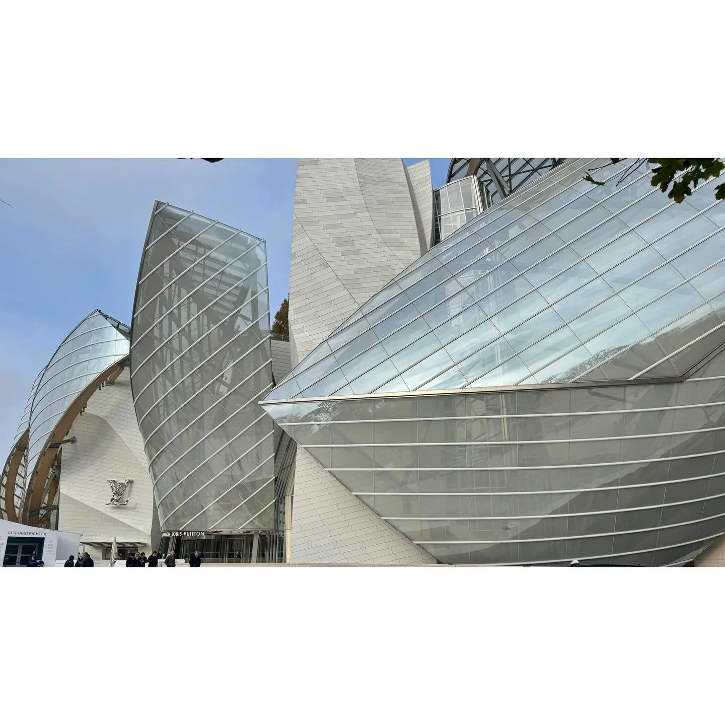 Remembering Frank Gehry (1929&ndash;2025), a true design legend. Seeing the Fondation Louis Vuitton in Paris was unforgettable, his work will continue to inspire for generations.