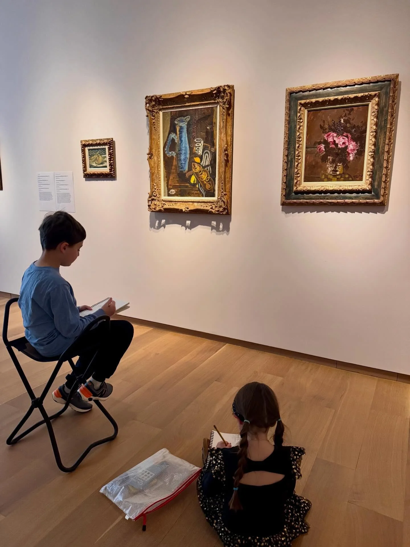 Cubism for Kids 🧩 🖼️ at the Bruce Museum

Inspired by Georges Braque&rsquo;s The Blue Pitcher and The Vase of Roses, kids explored still lifes, felt different textures, and sketched their own Cubist creations&mdash;seeing and touching art in a whol