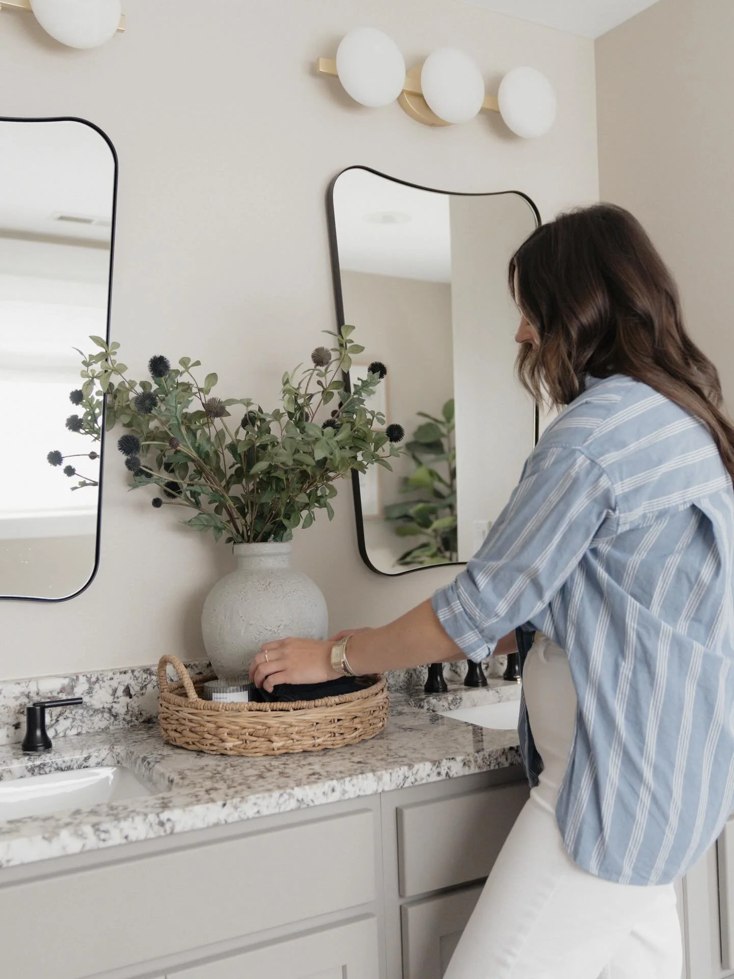 Maximize your under-sink space with cabinet storage! Clear acrylic containers are a game-changer for keeping essentials organized and easy to restock.
.
.
.
#nestsimply #homeorganizing #storagesolutions